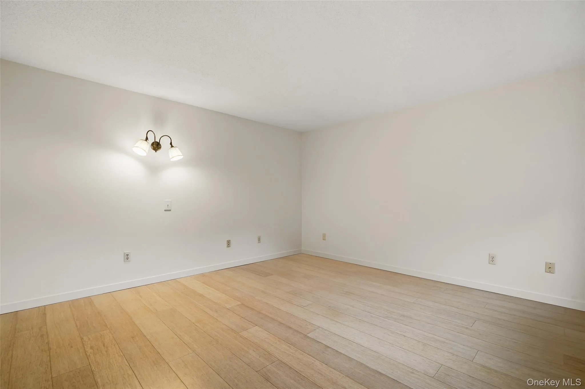 Large second bedroom Large second bedroom