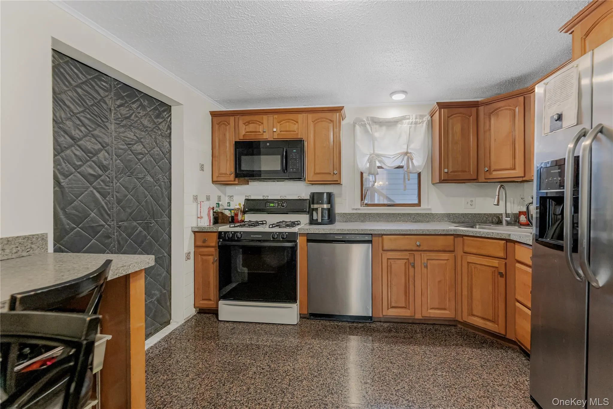 82 Riverdale Avenue, White Plains, NY, 5 Bedrooms Bedrooms, 9 Rooms Rooms,3 BathroomsBathrooms,Residential,For Rent,Riverdale,0,1010308 82 Riverdale Avenue, White Plains, NY, 5 Bedrooms Bedrooms, 9 Rooms Rooms,3 BathroomsBathrooms,Residential,For Rent,Riverdale,0,1010308