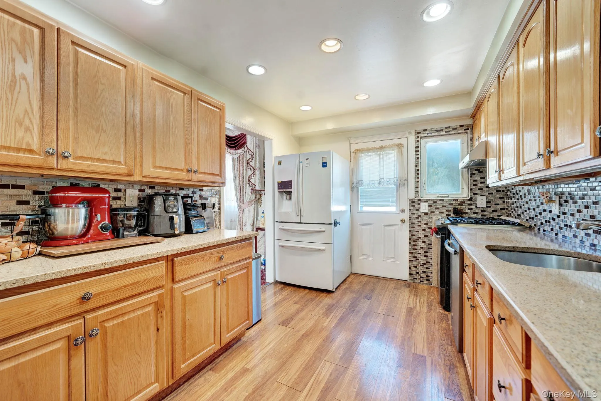 54 Cypress Avenue, Oyster Bay, NY, 5 Bedrooms Bedrooms, 9 Rooms Rooms,3 BathroomsBathrooms,Residential,For Rent,Cypress,0,1010309 54 Cypress Avenue, Oyster Bay, NY, 5 Bedrooms Bedrooms, 9 Rooms Rooms,3 BathroomsBathrooms,Residential,For Rent,Cypress,0,1010309