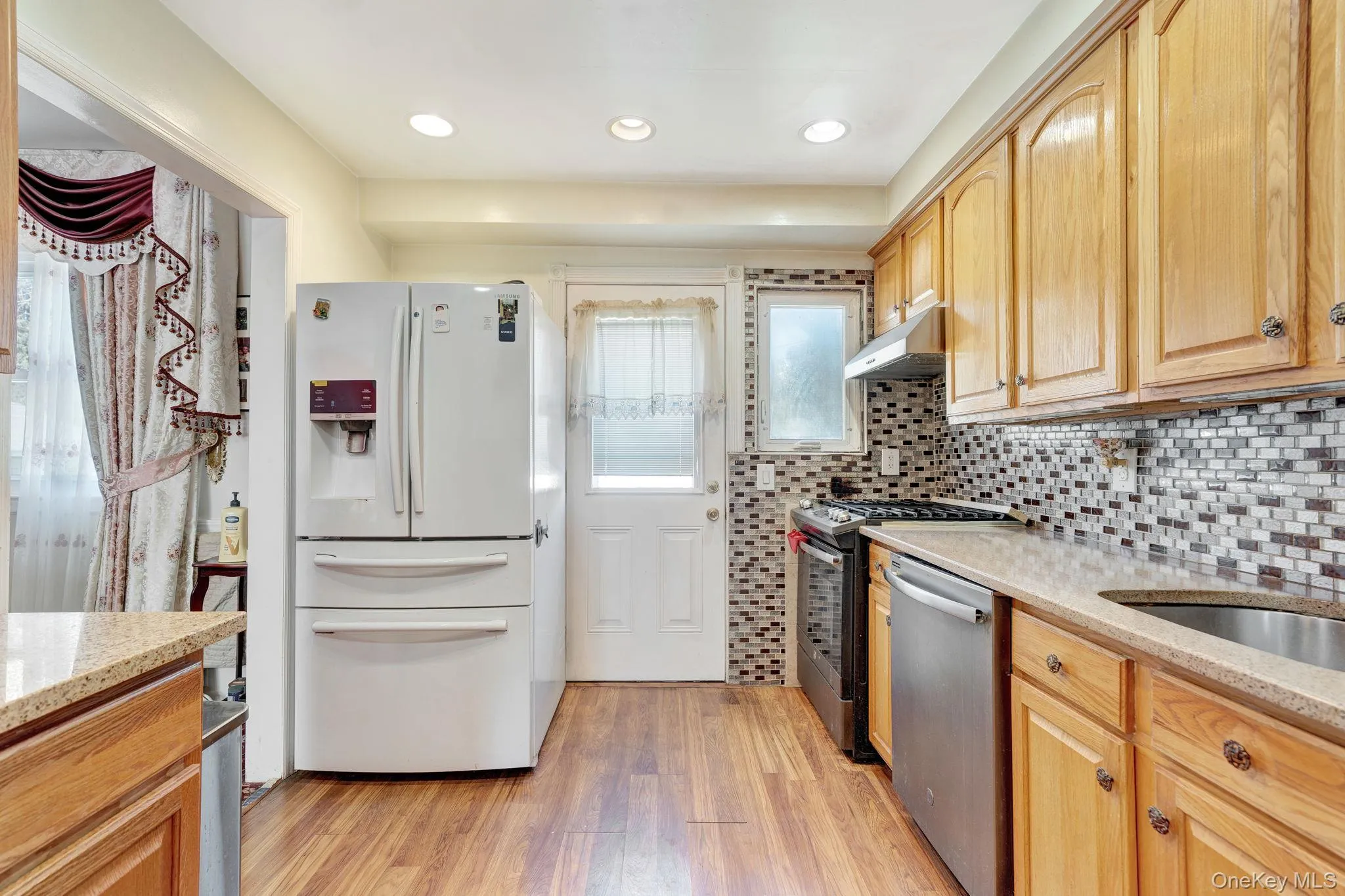 54 Cypress Avenue, Oyster Bay, NY, 5 Bedrooms Bedrooms, 9 Rooms Rooms,3 BathroomsBathrooms,Residential,For Rent,Cypress,0,1010309 54 Cypress Avenue, Oyster Bay, NY, 5 Bedrooms Bedrooms, 9 Rooms Rooms,3 BathroomsBathrooms,Residential,For Rent,Cypress,0,1010309