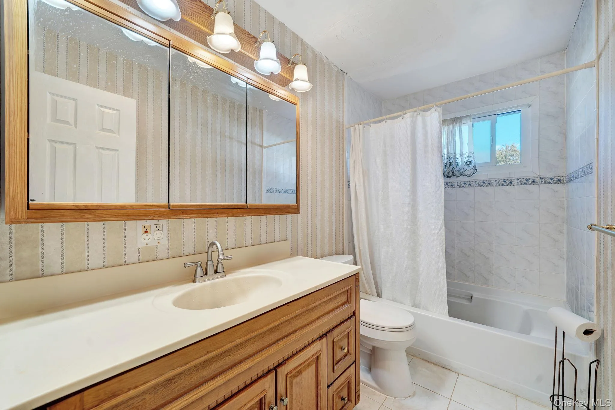 54 Cypress Avenue, Oyster Bay, NY, 5 Bedrooms Bedrooms, 9 Rooms Rooms,3 BathroomsBathrooms,Residential,For Rent,Cypress,0,1010309 54 Cypress Avenue, Oyster Bay, NY, 5 Bedrooms Bedrooms, 9 Rooms Rooms,3 BathroomsBathrooms,Residential,For Rent,Cypress,0,1010309