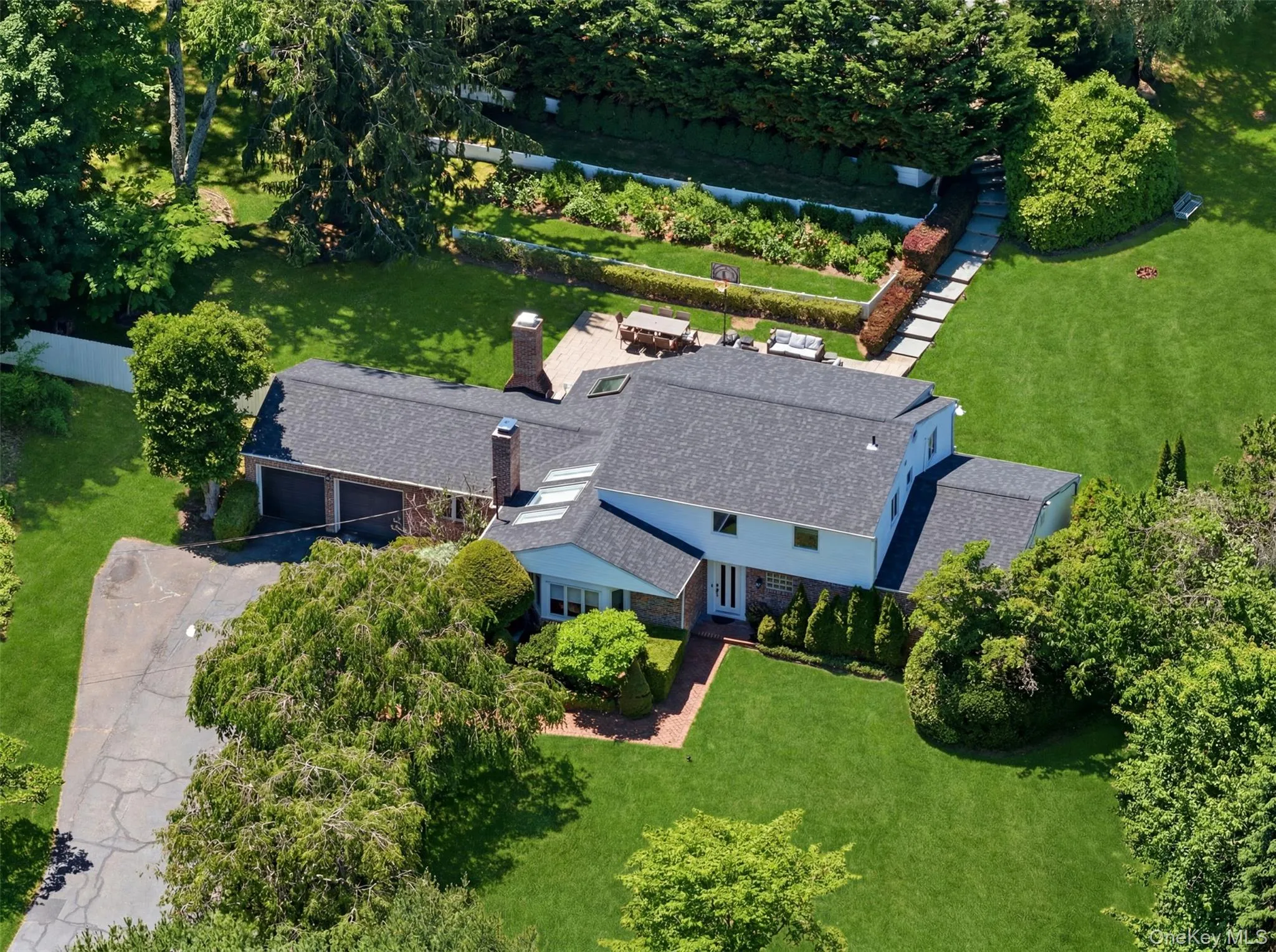 279 Hillcrest Lane, Oyster Bay, NY, 4 Bedrooms Bedrooms, 10 Rooms Rooms,3 BathroomsBathrooms,Residential,For Rent,Hillcrest,0,1010311 279 Hillcrest Lane, Oyster Bay, NY, 4 Bedrooms Bedrooms, 10 Rooms Rooms,3 BathroomsBathrooms,Residential,For Rent,Hillcrest,0,1010311
