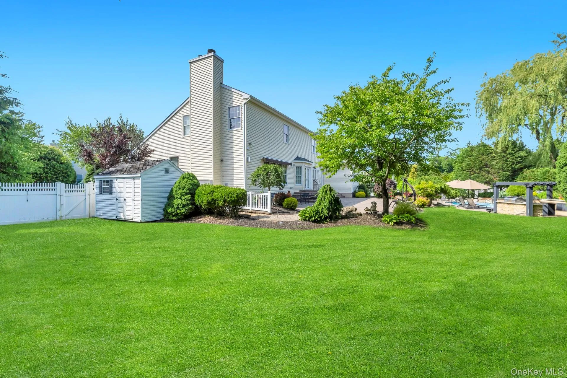25 Yellow Top Lane, Smithtown, NY, 5 Bedrooms Bedrooms, 10 Rooms Rooms,3 BathroomsBathrooms,Residential,For Rent,Yellow Top,0,1010315 25 Yellow Top Lane, Smithtown, NY, 5 Bedrooms Bedrooms, 10 Rooms Rooms,3 BathroomsBathrooms,Residential,For Rent,Yellow Top,0,1010315