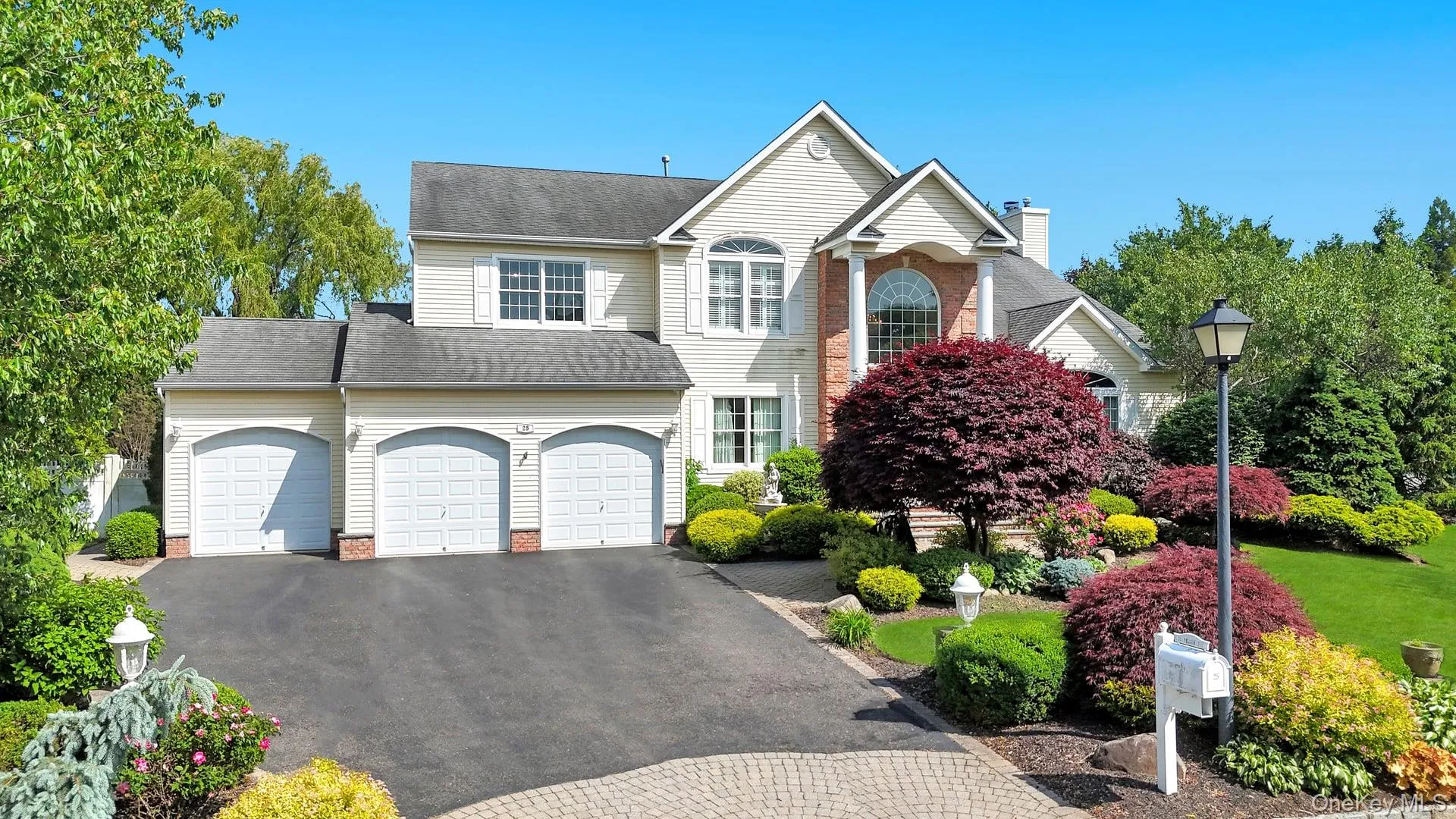 25 Yellow Top Lane, Smithtown, NY, 5 Bedrooms Bedrooms, 10 Rooms Rooms,3 BathroomsBathrooms,Residential,For Rent,Yellow Top,0,1010315 25 Yellow Top Lane, Smithtown, NY, 5 Bedrooms Bedrooms, 10 Rooms Rooms,3 BathroomsBathrooms,Residential,For Rent,Yellow Top,0,1010315
