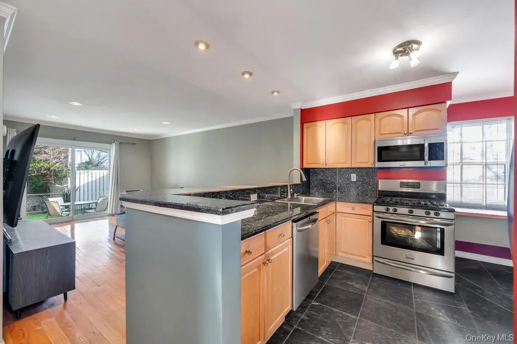 208-11 Estates Drive, New York, NY, 1 Bedroom Bedrooms, 5 Rooms Rooms,1 BathroomBathrooms,Residential,For Rent,Estates,0,1010317 208-11 Estates Drive, New York, NY, 1 Bedroom Bedrooms, 5 Rooms Rooms,1 BathroomBathrooms,Residential,For Rent,Estates,0,1010317