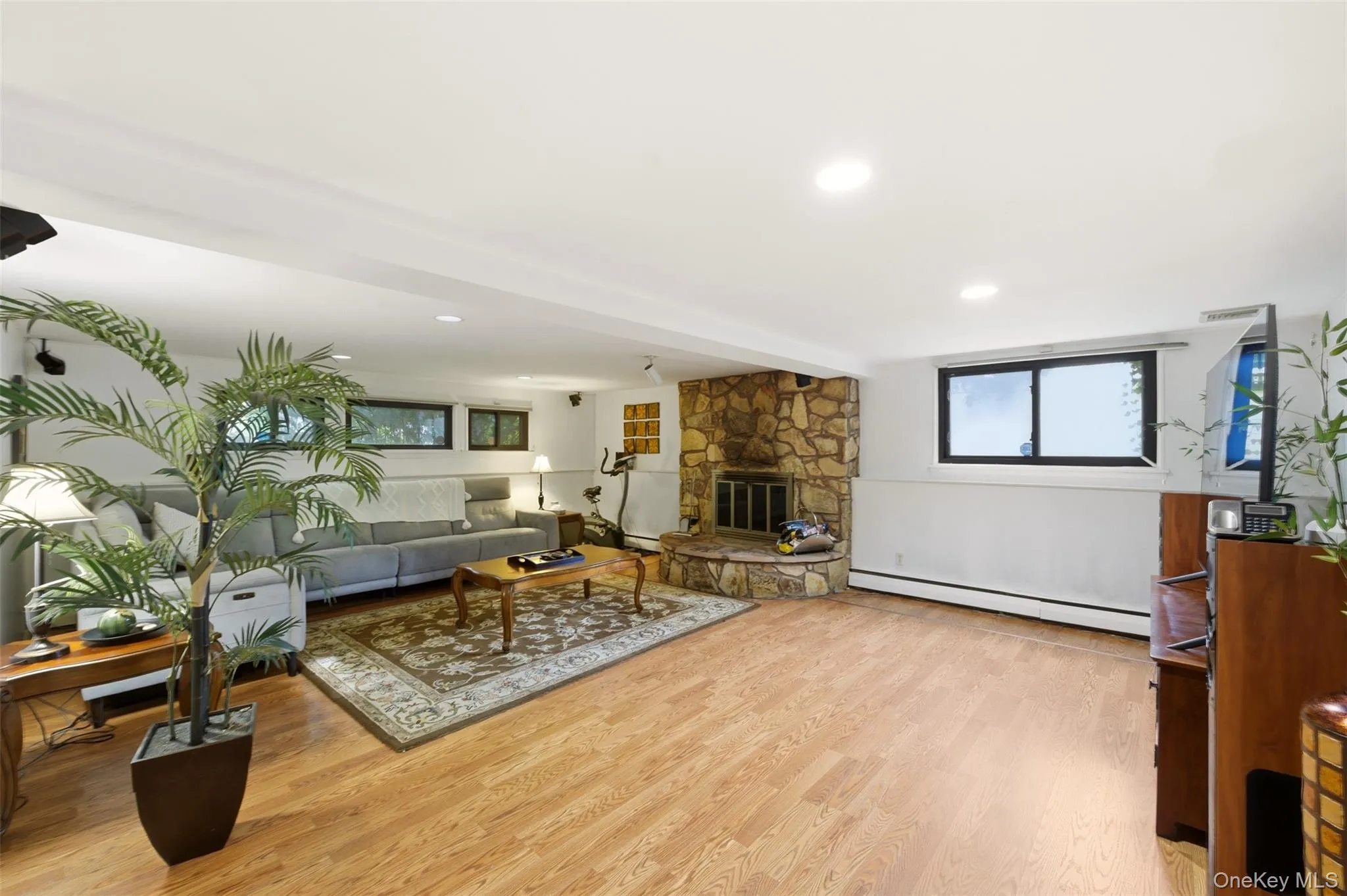 37 Windham Drive, Huntington, NY, 4 Bedrooms Bedrooms, 8 Rooms Rooms,3 BathroomsBathrooms,Residential,For Rent,Windham,0,1010325 37 Windham Drive, Huntington, NY, 4 Bedrooms Bedrooms, 8 Rooms Rooms,3 BathroomsBathrooms,Residential,For Rent,Windham,0,1010325