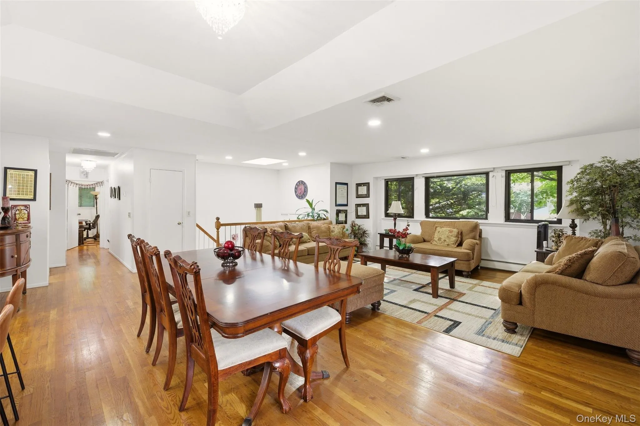 37 Windham Drive, Huntington, NY, 4 Bedrooms Bedrooms, 8 Rooms Rooms,3 BathroomsBathrooms,Residential,For Rent,Windham,0,1010325 37 Windham Drive, Huntington, NY, 4 Bedrooms Bedrooms, 8 Rooms Rooms,3 BathroomsBathrooms,Residential,For Rent,Windham,0,1010325
