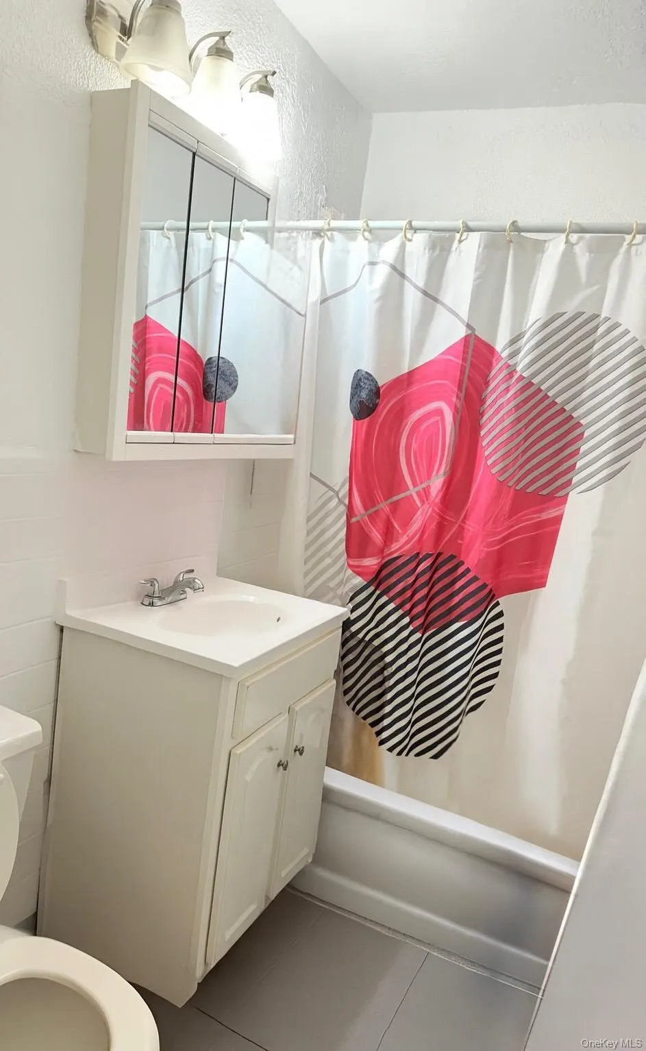 204-15 Foothill Avenue, New York, NY, 2 Bedrooms Bedrooms, 5 Rooms Rooms,1 BathroomBathrooms,Residential,For Rent,Foothill,0,1010326 204-15 Foothill Avenue, New York, NY, 2 Bedrooms Bedrooms, 5 Rooms Rooms,1 BathroomBathrooms,Residential,For Rent,Foothill,0,1010326