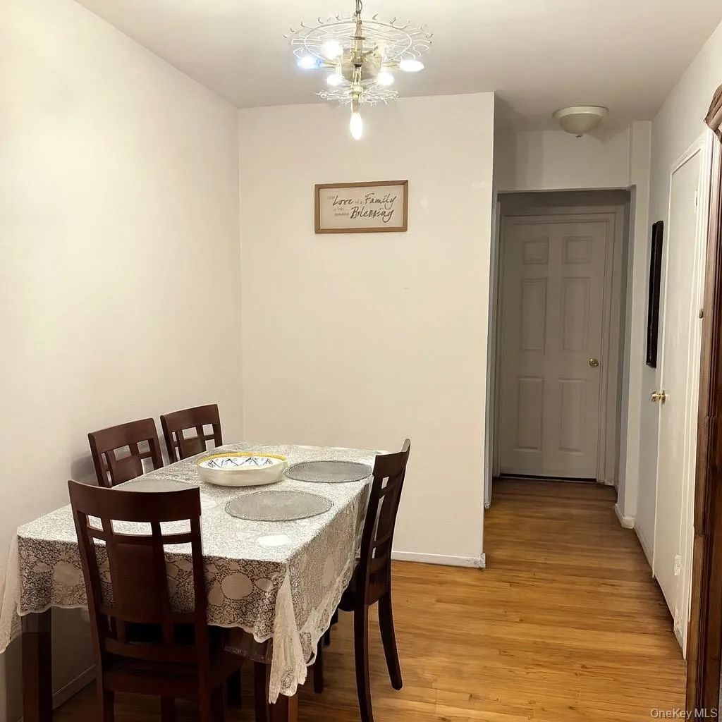 204-15 Foothill Avenue, New York, NY, 2 Bedrooms Bedrooms, 5 Rooms Rooms,1 BathroomBathrooms,Residential,For Rent,Foothill,0,1010326 204-15 Foothill Avenue, New York, NY, 2 Bedrooms Bedrooms, 5 Rooms Rooms,1 BathroomBathrooms,Residential,For Rent,Foothill,0,1010326