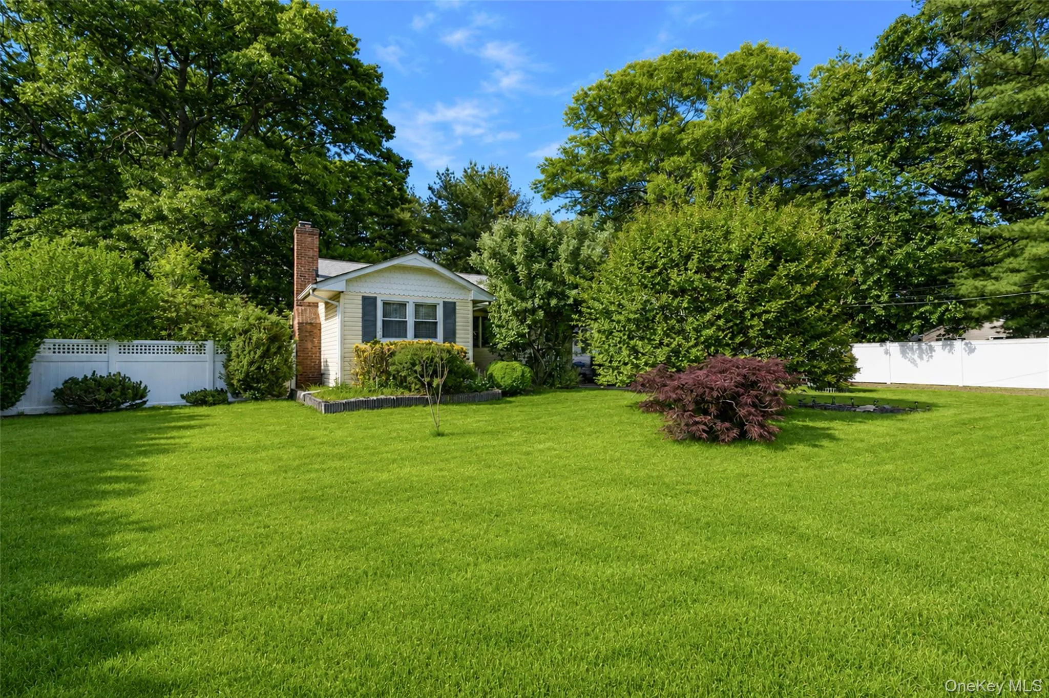 20 Loretta Court, Brookhaven, NY, 3 Bedrooms Bedrooms, 7 Rooms Rooms,2 BathroomsBathrooms,Residential,For Rent,Loretta,0,1010334 20 Loretta Court, Brookhaven, NY, 3 Bedrooms Bedrooms, 7 Rooms Rooms,2 BathroomsBathrooms,Residential,For Rent,Loretta,0,1010334