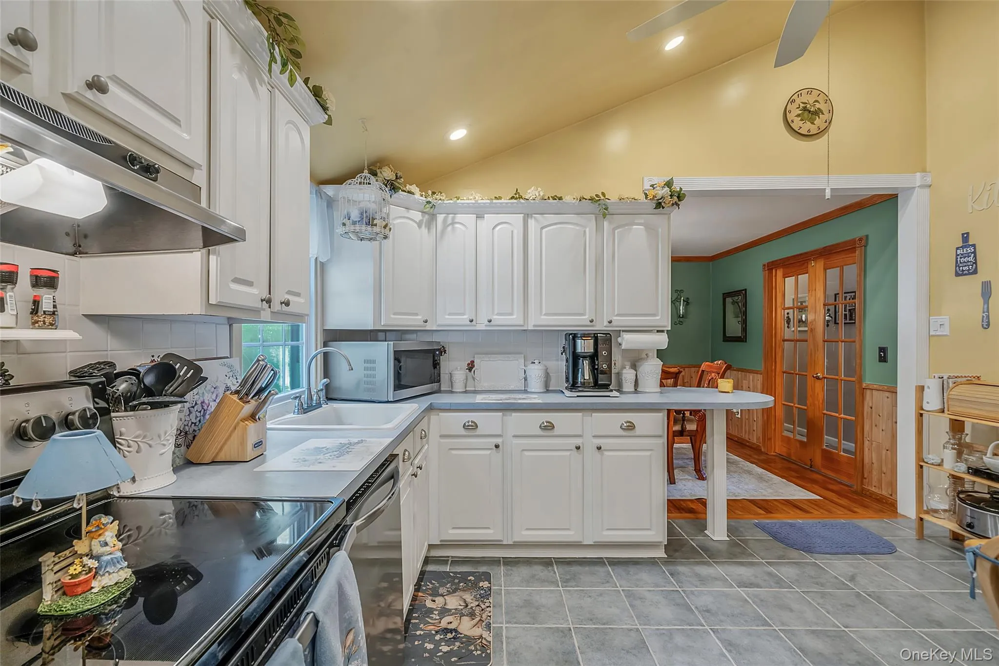 20 Loretta Court, Brookhaven, NY, 3 Bedrooms Bedrooms, 7 Rooms Rooms,2 BathroomsBathrooms,Residential,For Rent,Loretta,0,1010334 20 Loretta Court, Brookhaven, NY, 3 Bedrooms Bedrooms, 7 Rooms Rooms,2 BathroomsBathrooms,Residential,For Rent,Loretta,0,1010334