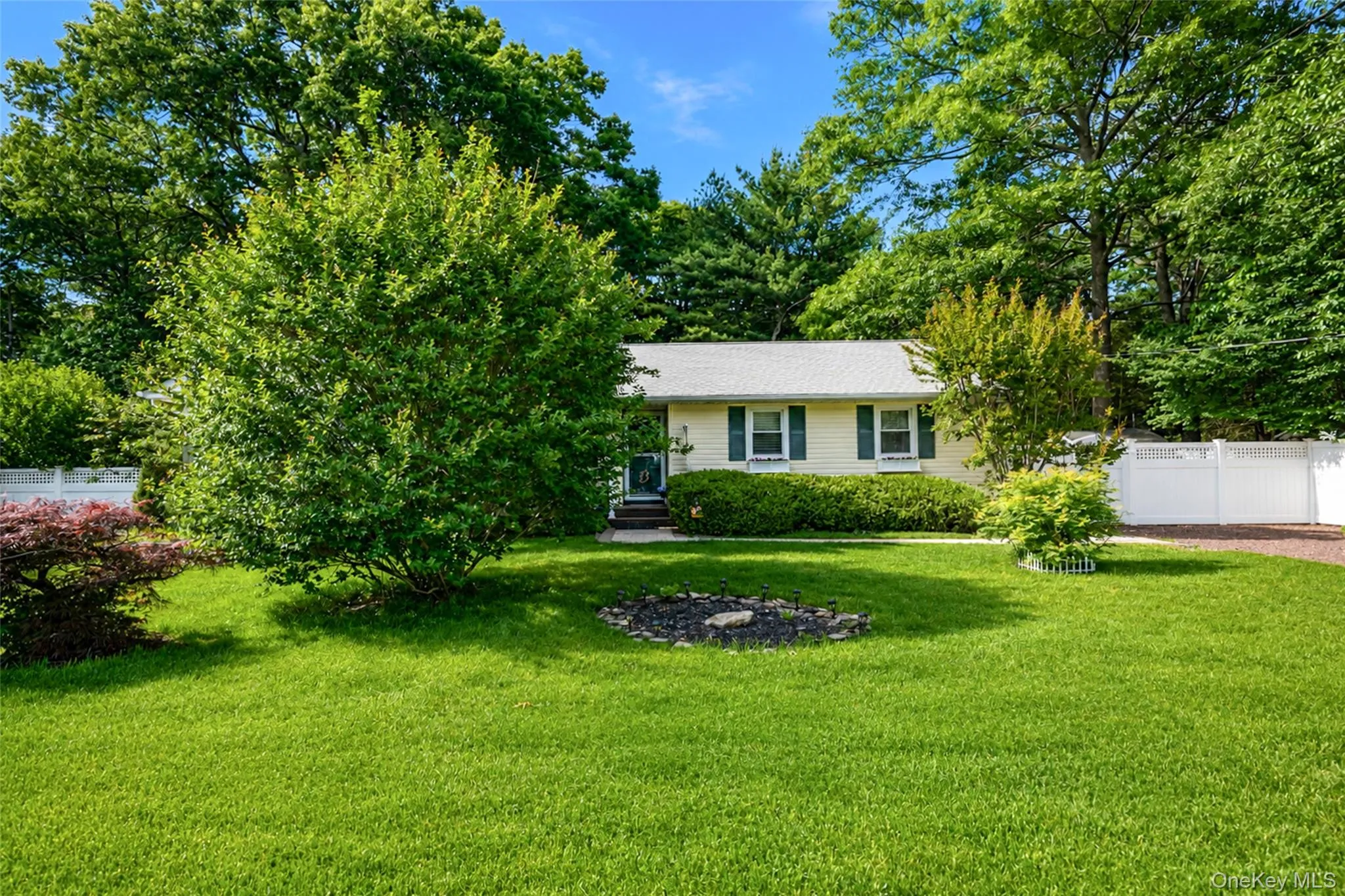 20 Loretta Court, Brookhaven, NY, 3 Bedrooms Bedrooms, 7 Rooms Rooms,2 BathroomsBathrooms,Residential,For Rent,Loretta,0,1010334 20 Loretta Court, Brookhaven, NY, 3 Bedrooms Bedrooms, 7 Rooms Rooms,2 BathroomsBathrooms,Residential,For Rent,Loretta,0,1010334