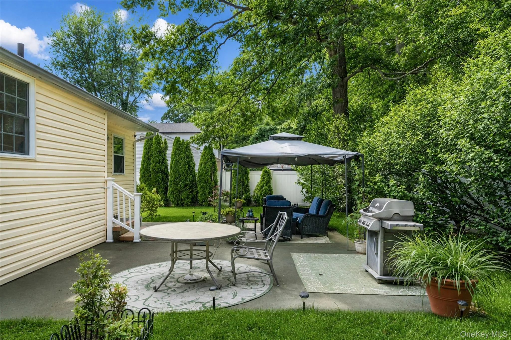 20 Loretta Court, Brookhaven, NY, 3 Bedrooms Bedrooms, 7 Rooms Rooms,2 BathroomsBathrooms,Residential,For Rent,Loretta,0,1010334 20 Loretta Court, Brookhaven, NY, 3 Bedrooms Bedrooms, 7 Rooms Rooms,2 BathroomsBathrooms,Residential,For Rent,Loretta,0,1010334