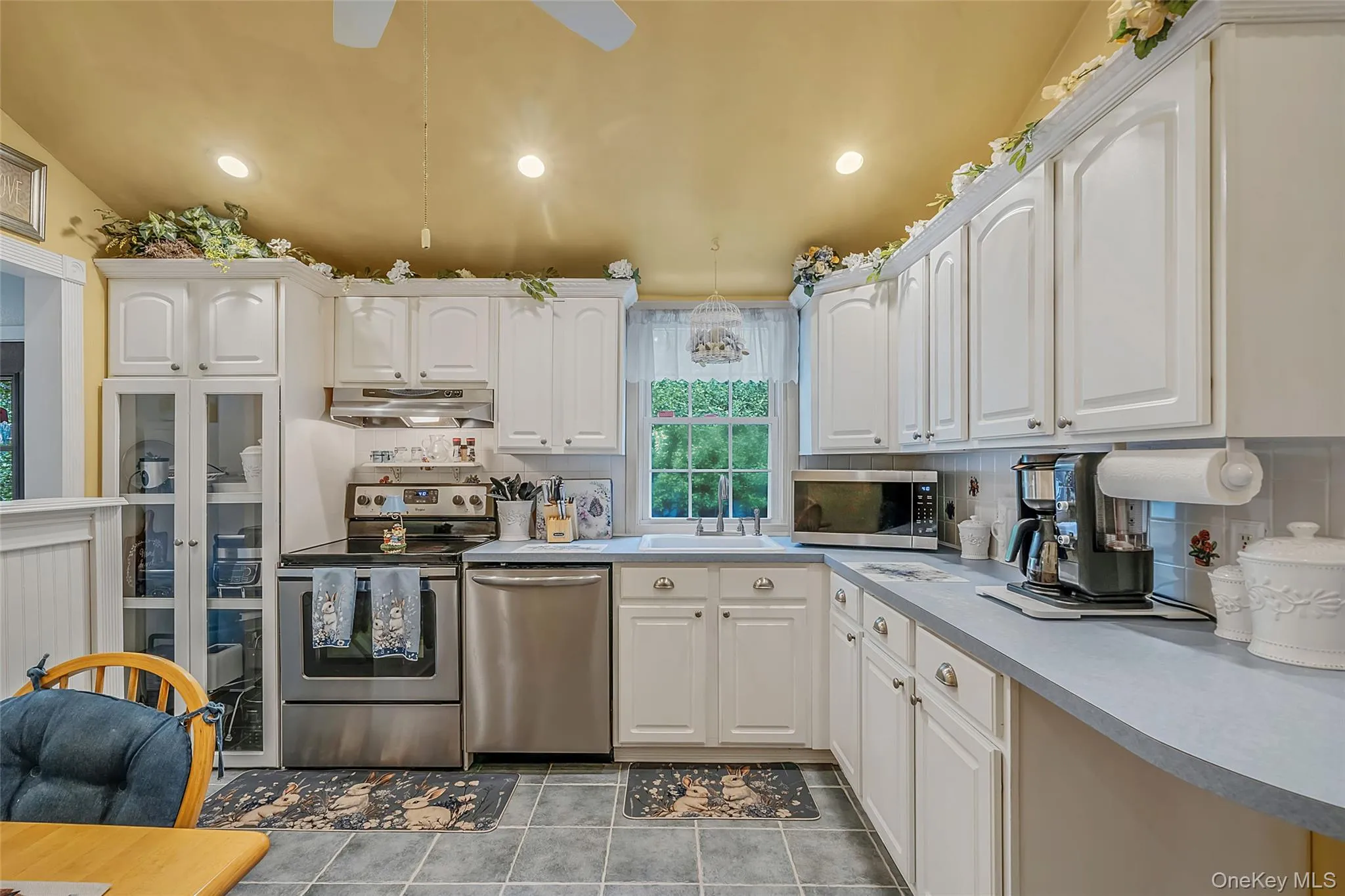 20 Loretta Court, Brookhaven, NY, 3 Bedrooms Bedrooms, 7 Rooms Rooms,2 BathroomsBathrooms,Residential,For Rent,Loretta,0,1010334 20 Loretta Court, Brookhaven, NY, 3 Bedrooms Bedrooms, 7 Rooms Rooms,2 BathroomsBathrooms,Residential,For Rent,Loretta,0,1010334