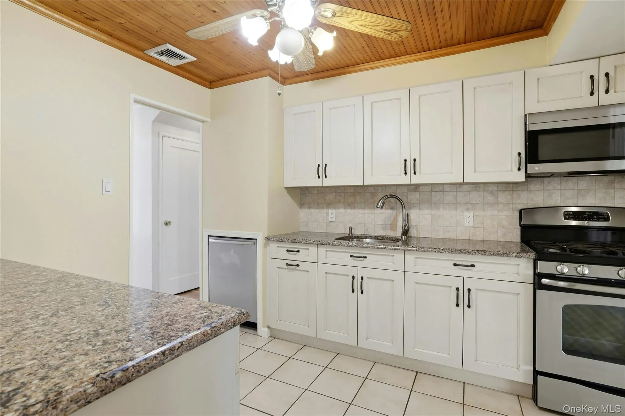 324 Coleridge Street, Hempstead, NY, 4 Bedrooms Bedrooms, 7 Rooms Rooms,2 BathroomsBathrooms,Residential,For Rent,Coleridge Street,0,KEY1010339 324 Coleridge Street, Hempstead, NY, 4 Bedrooms Bedrooms, 7 Rooms Rooms,2 BathroomsBathrooms,Residential,For Rent,Coleridge Street,0,KEY1010339