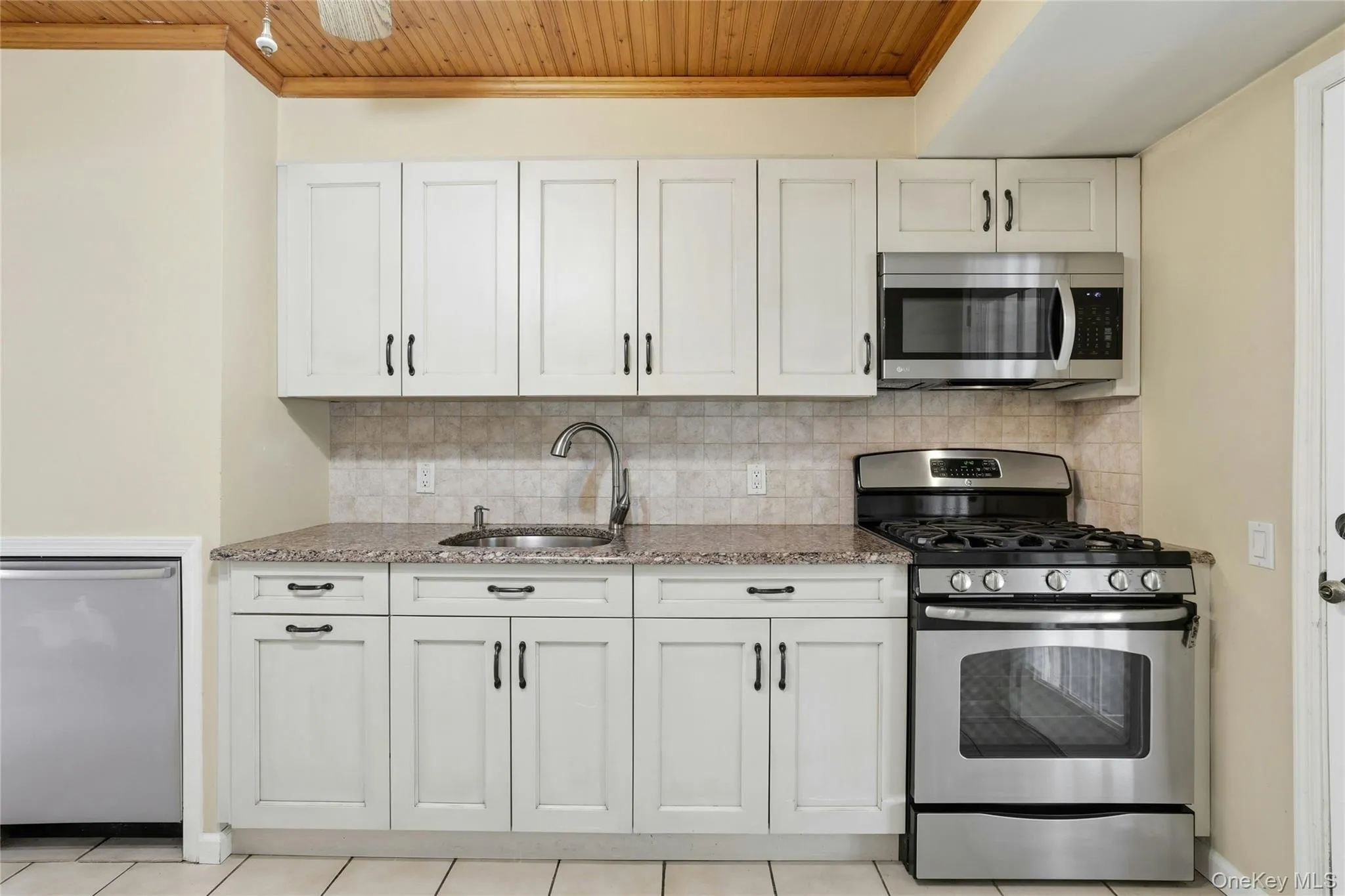 324 Coleridge Street, Hempstead, NY, 4 Bedrooms Bedrooms, 7 Rooms Rooms,2 BathroomsBathrooms,Residential,For Rent,Coleridge Street,0,KEY1010339 324 Coleridge Street, Hempstead, NY, 4 Bedrooms Bedrooms, 7 Rooms Rooms,2 BathroomsBathrooms,Residential,For Rent,Coleridge Street,0,KEY1010339