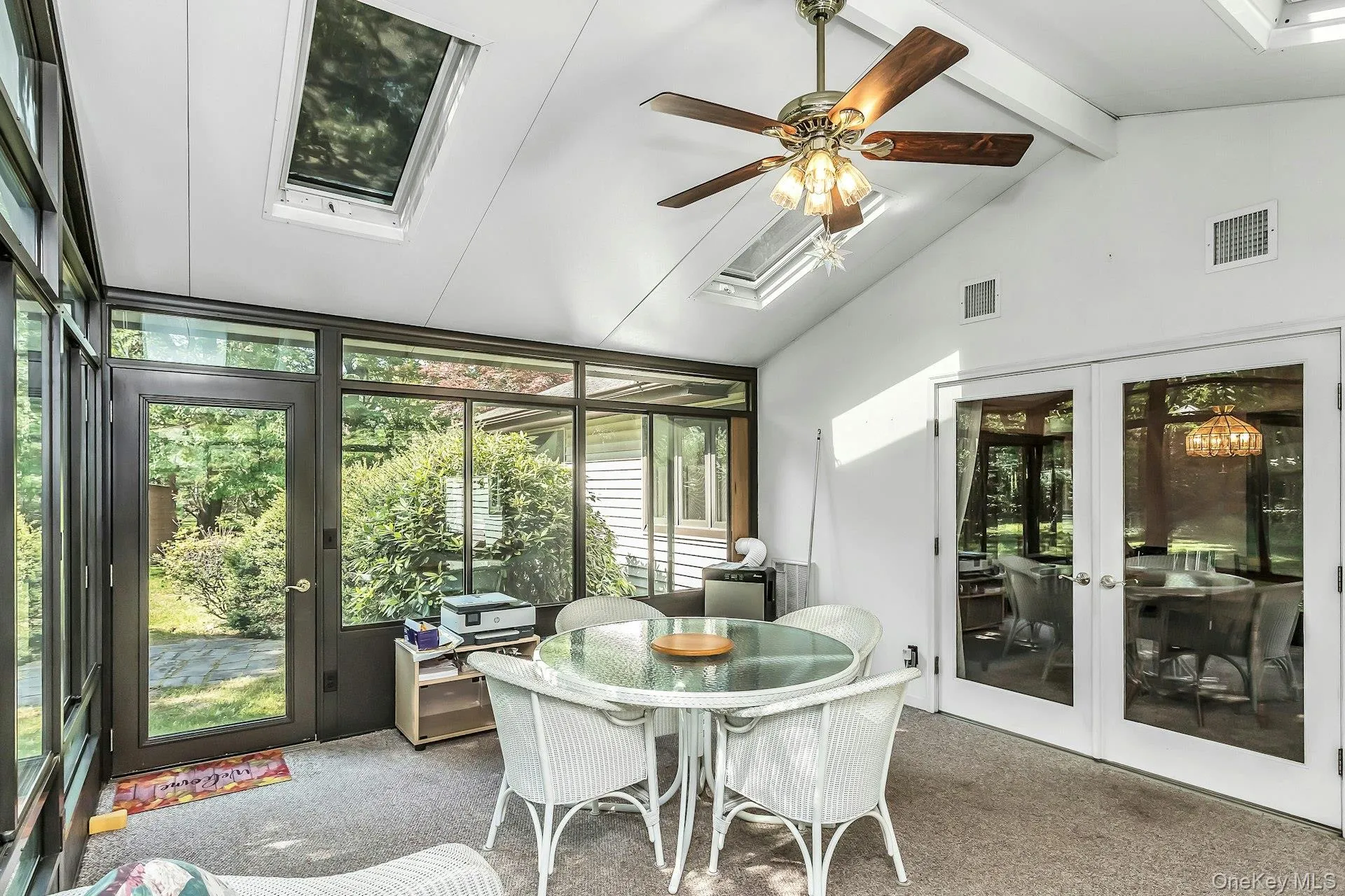1 Duffy Court, Huntington, NY, 3 Bedrooms Bedrooms, 7 Rooms Rooms,2 BathroomsBathrooms,Residential,For Rent,Duffy,0,1010343 1 Duffy Court, Huntington, NY, 3 Bedrooms Bedrooms, 7 Rooms Rooms,2 BathroomsBathrooms,Residential,For Rent,Duffy,0,1010343