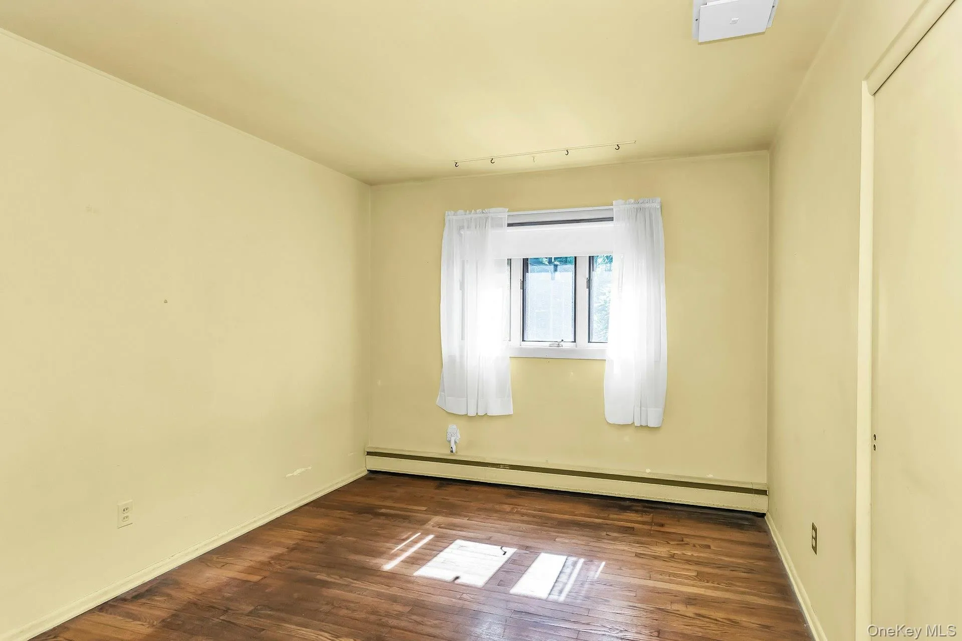 1 Duffy Court, Huntington, NY, 3 Bedrooms Bedrooms, 7 Rooms Rooms,2 BathroomsBathrooms,Residential,For Rent,Duffy,0,1010343 1 Duffy Court, Huntington, NY, 3 Bedrooms Bedrooms, 7 Rooms Rooms,2 BathroomsBathrooms,Residential,For Rent,Duffy,0,1010343