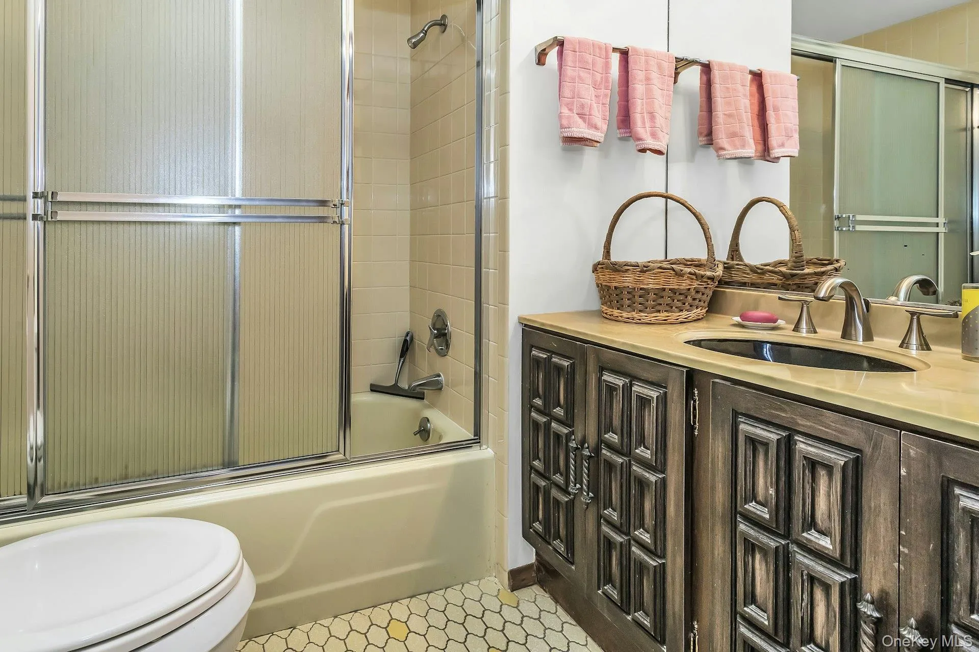1 Duffy Court, Huntington, NY, 3 Bedrooms Bedrooms, 7 Rooms Rooms,2 BathroomsBathrooms,Residential,For Rent,Duffy,0,1010343 1 Duffy Court, Huntington, NY, 3 Bedrooms Bedrooms, 7 Rooms Rooms,2 BathroomsBathrooms,Residential,For Rent,Duffy,0,1010343