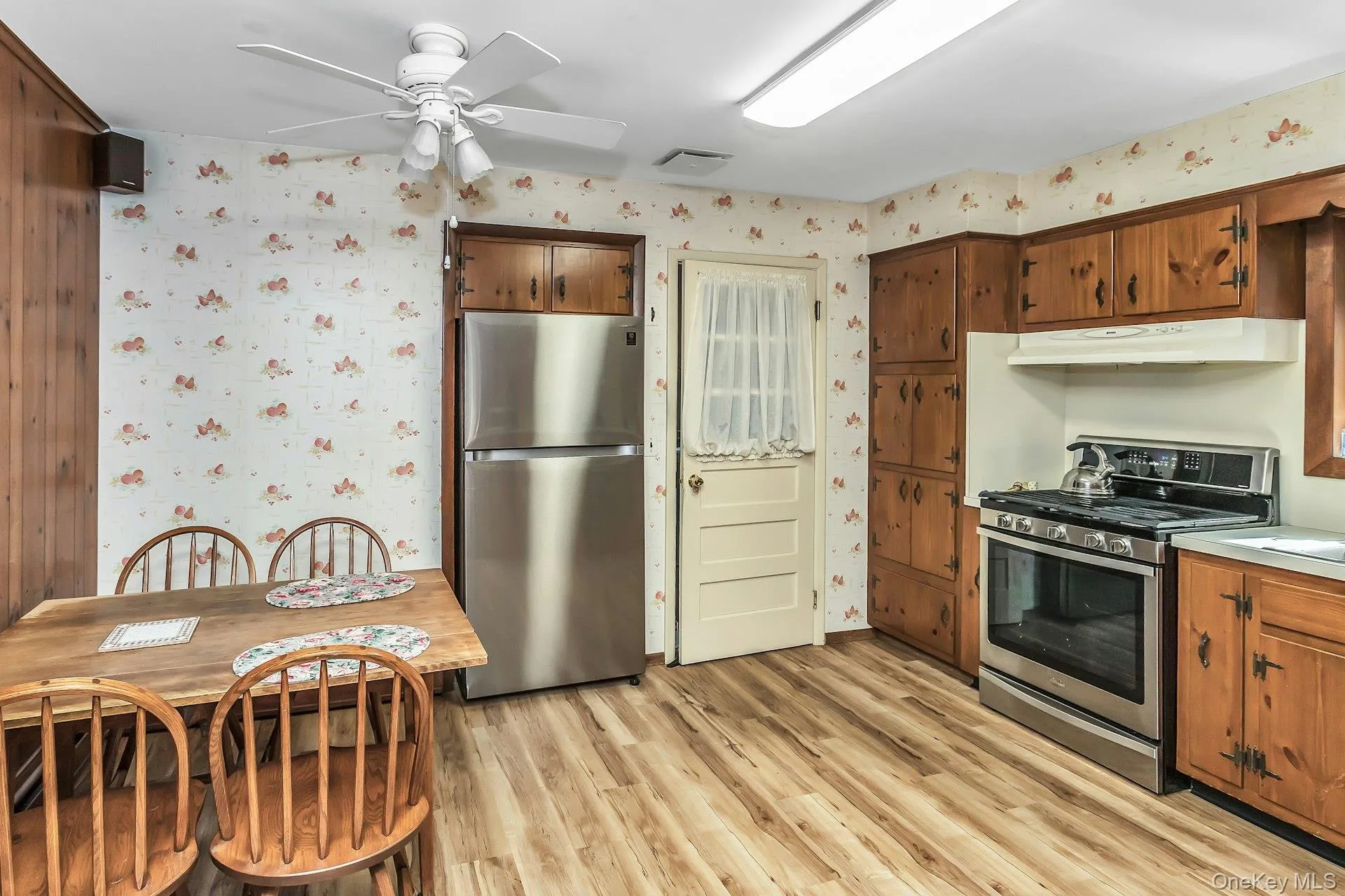 1 Duffy Court, Huntington, NY, 3 Bedrooms Bedrooms, 7 Rooms Rooms,2 BathroomsBathrooms,Residential,For Rent,Duffy,0,1010343 1 Duffy Court, Huntington, NY, 3 Bedrooms Bedrooms, 7 Rooms Rooms,2 BathroomsBathrooms,Residential,For Rent,Duffy,0,1010343