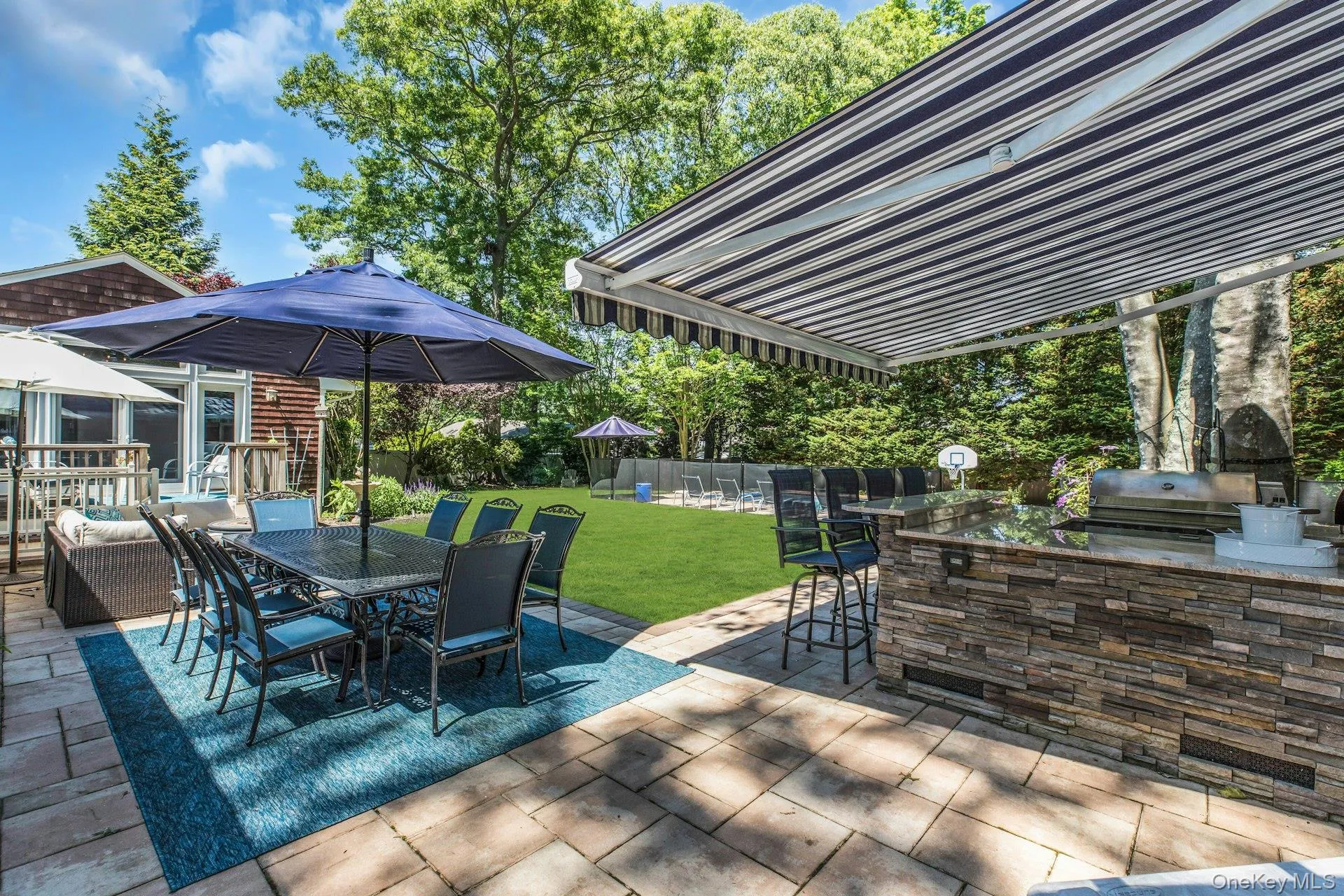 Patio, entertaining area, off of kitchen Patio, entertaining area, off of kitchen