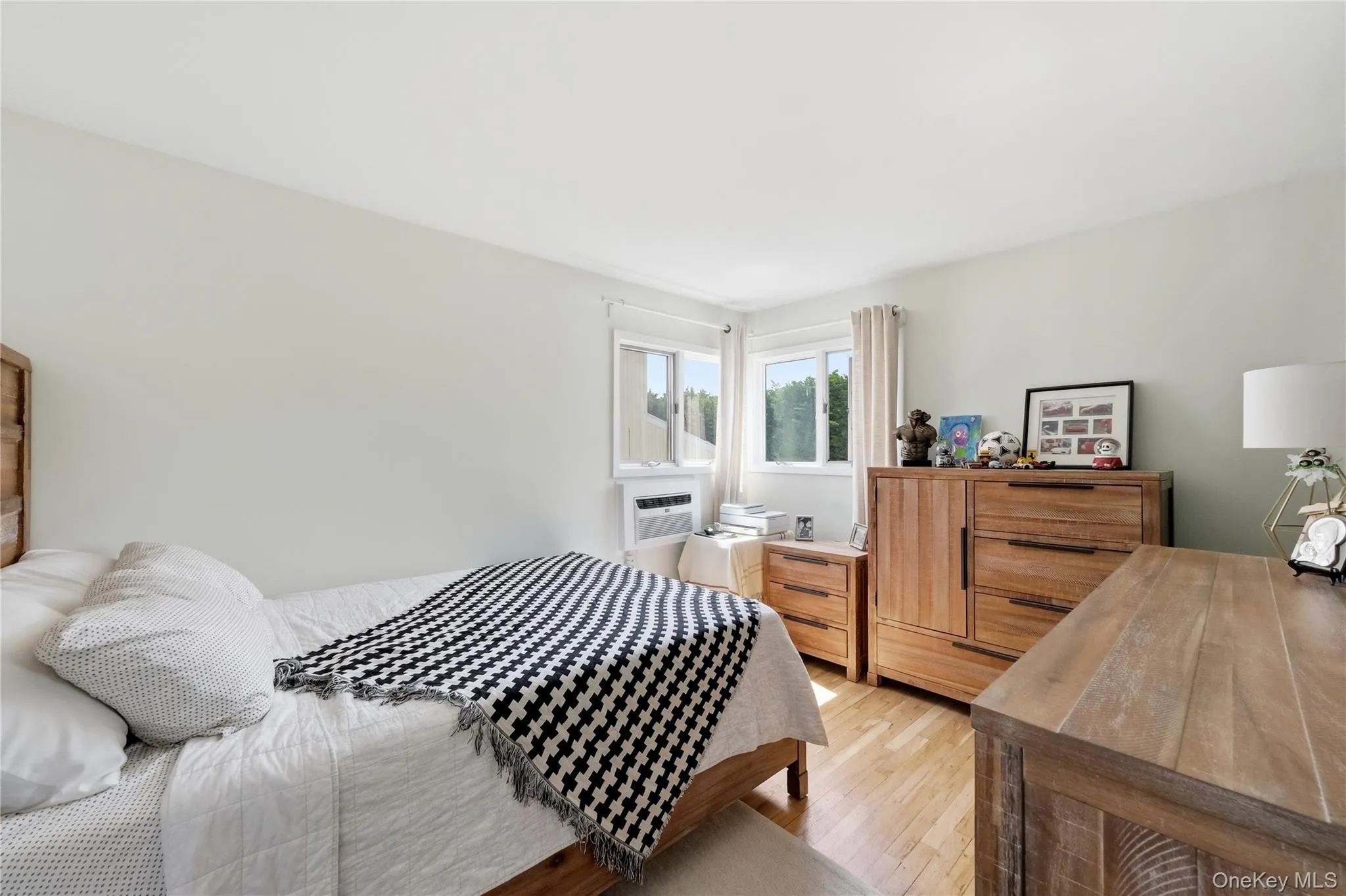 20 Elm Street, Oyster Bay, NY, 5 Bedrooms Bedrooms, 11 Rooms Rooms,3 BathroomsBathrooms,Residential,For Rent,Elm,0,1010348 20 Elm Street, Oyster Bay, NY, 5 Bedrooms Bedrooms, 11 Rooms Rooms,3 BathroomsBathrooms,Residential,For Rent,Elm,0,1010348