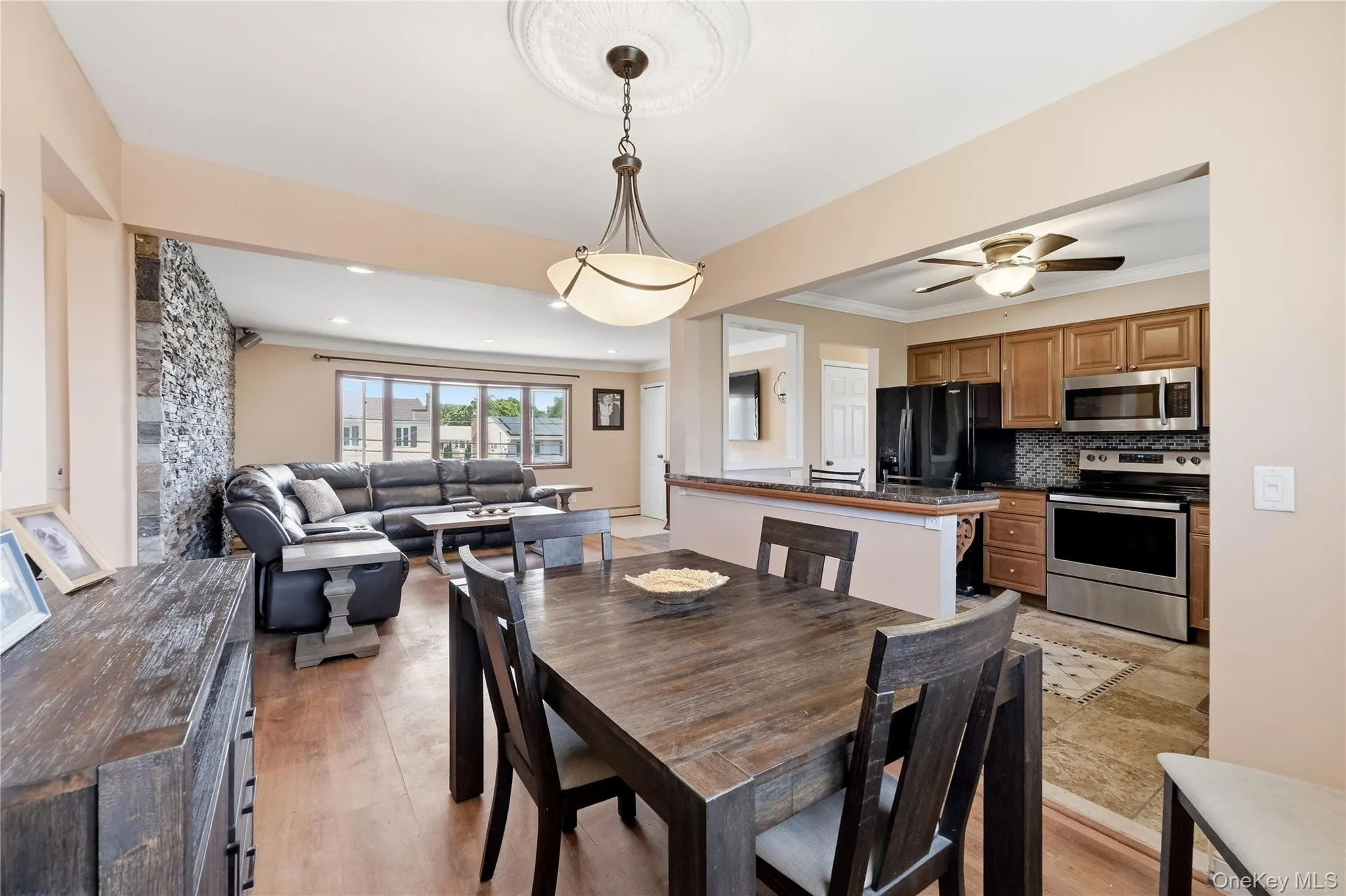20 Elm Street, Oyster Bay, NY, 5 Bedrooms Bedrooms, 11 Rooms Rooms,3 BathroomsBathrooms,Residential,For Rent,Elm,0,1010348 20 Elm Street, Oyster Bay, NY, 5 Bedrooms Bedrooms, 11 Rooms Rooms,3 BathroomsBathrooms,Residential,For Rent,Elm,0,1010348