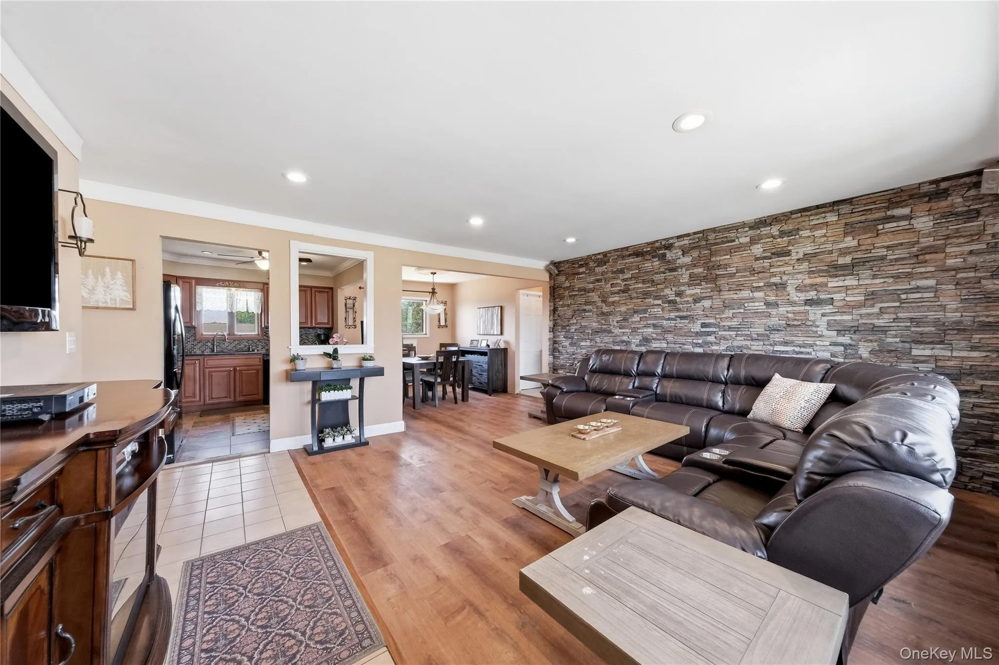 20 Elm Street, Oyster Bay, NY, 5 Bedrooms Bedrooms, 11 Rooms Rooms,3 BathroomsBathrooms,Residential,For Rent,Elm,0,1010348 20 Elm Street, Oyster Bay, NY, 5 Bedrooms Bedrooms, 11 Rooms Rooms,3 BathroomsBathrooms,Residential,For Rent,Elm,0,1010348