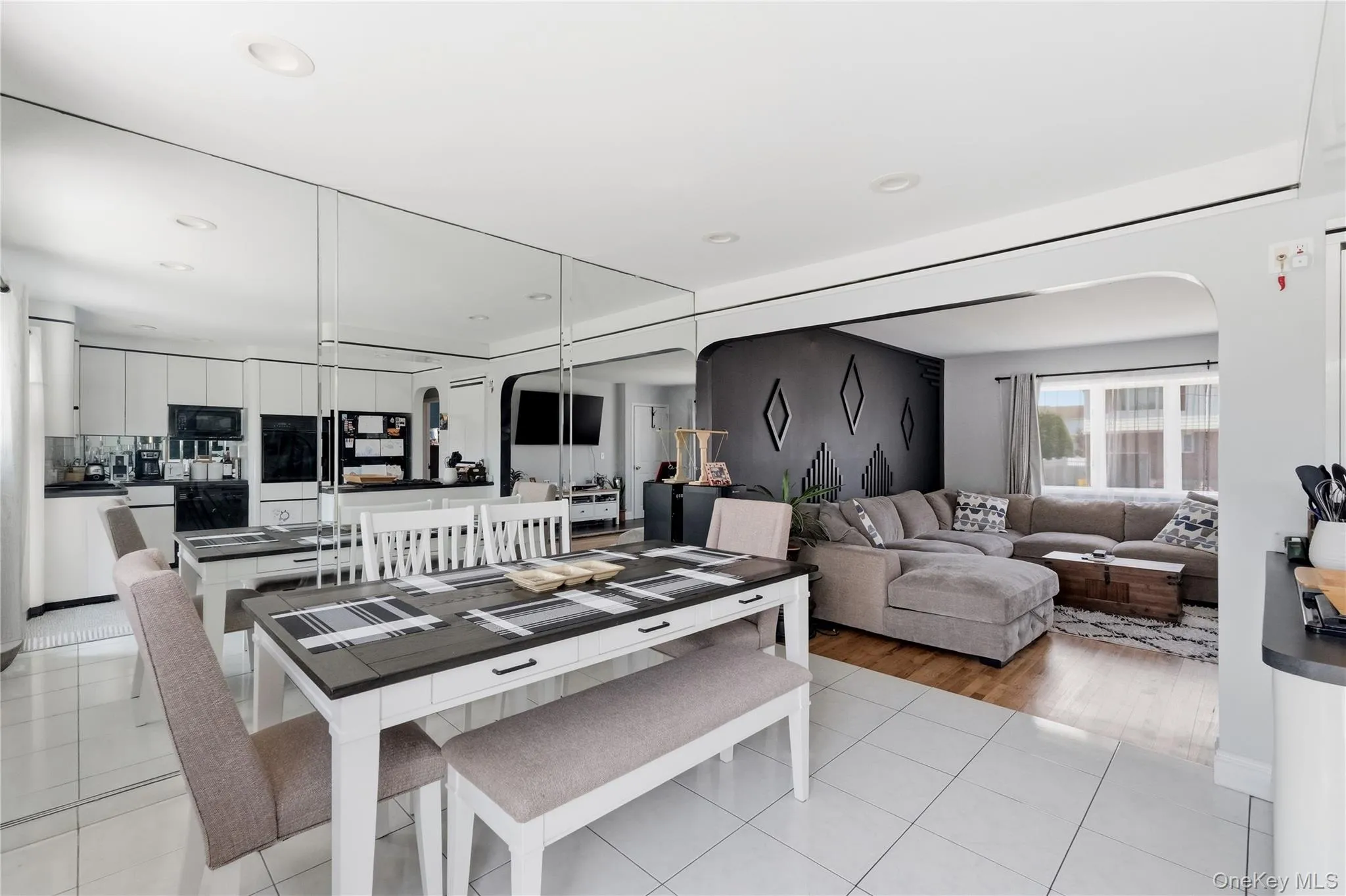 20 Elm Street, Oyster Bay, NY, 5 Bedrooms Bedrooms, 11 Rooms Rooms,3 BathroomsBathrooms,Residential,For Rent,Elm,0,1010348 20 Elm Street, Oyster Bay, NY, 5 Bedrooms Bedrooms, 11 Rooms Rooms,3 BathroomsBathrooms,Residential,For Rent,Elm,0,1010348