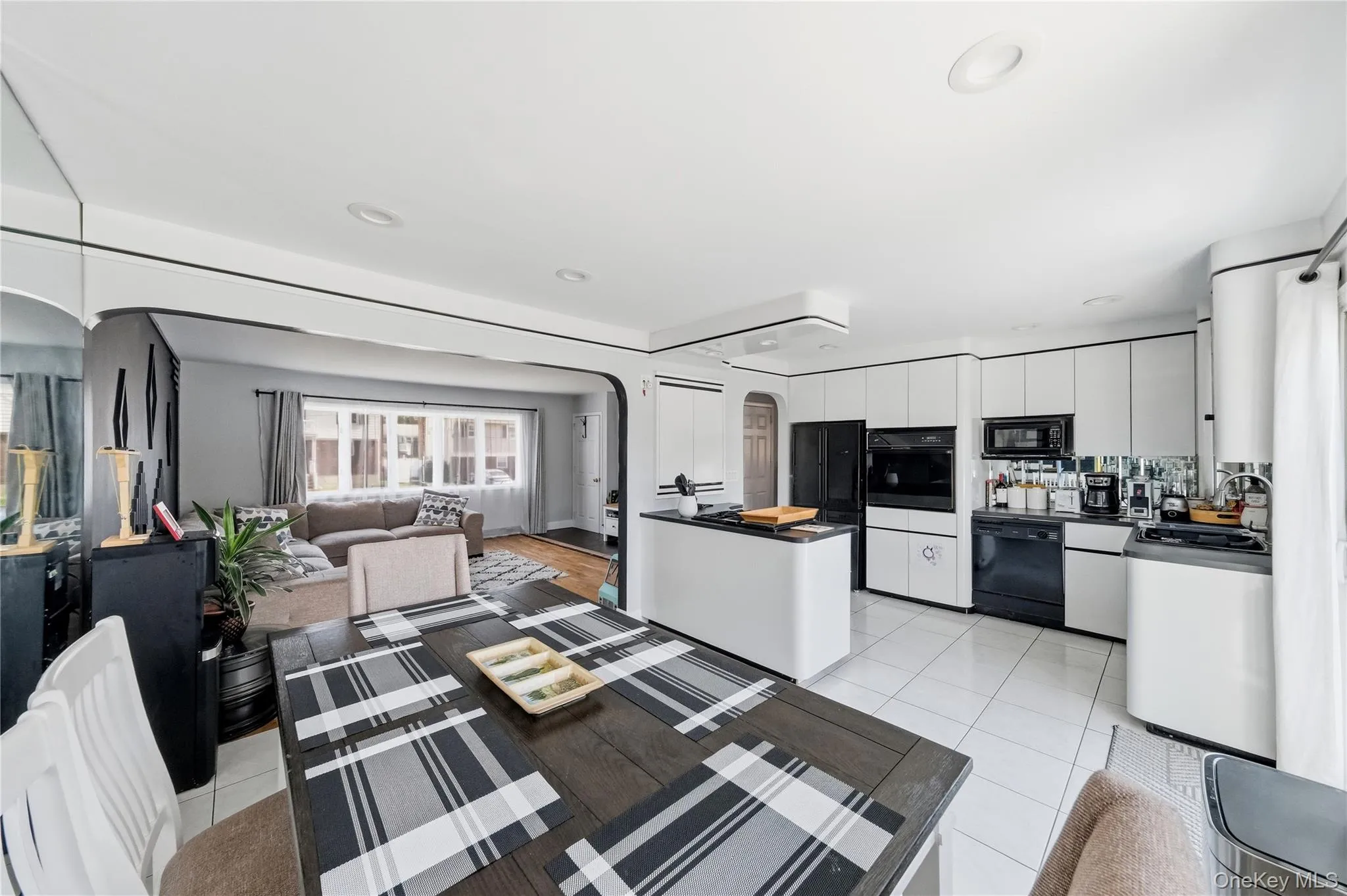 20 Elm Street, Oyster Bay, NY, 5 Bedrooms Bedrooms, 11 Rooms Rooms,3 BathroomsBathrooms,Residential,For Rent,Elm,0,1010348 20 Elm Street, Oyster Bay, NY, 5 Bedrooms Bedrooms, 11 Rooms Rooms,3 BathroomsBathrooms,Residential,For Rent,Elm,0,1010348