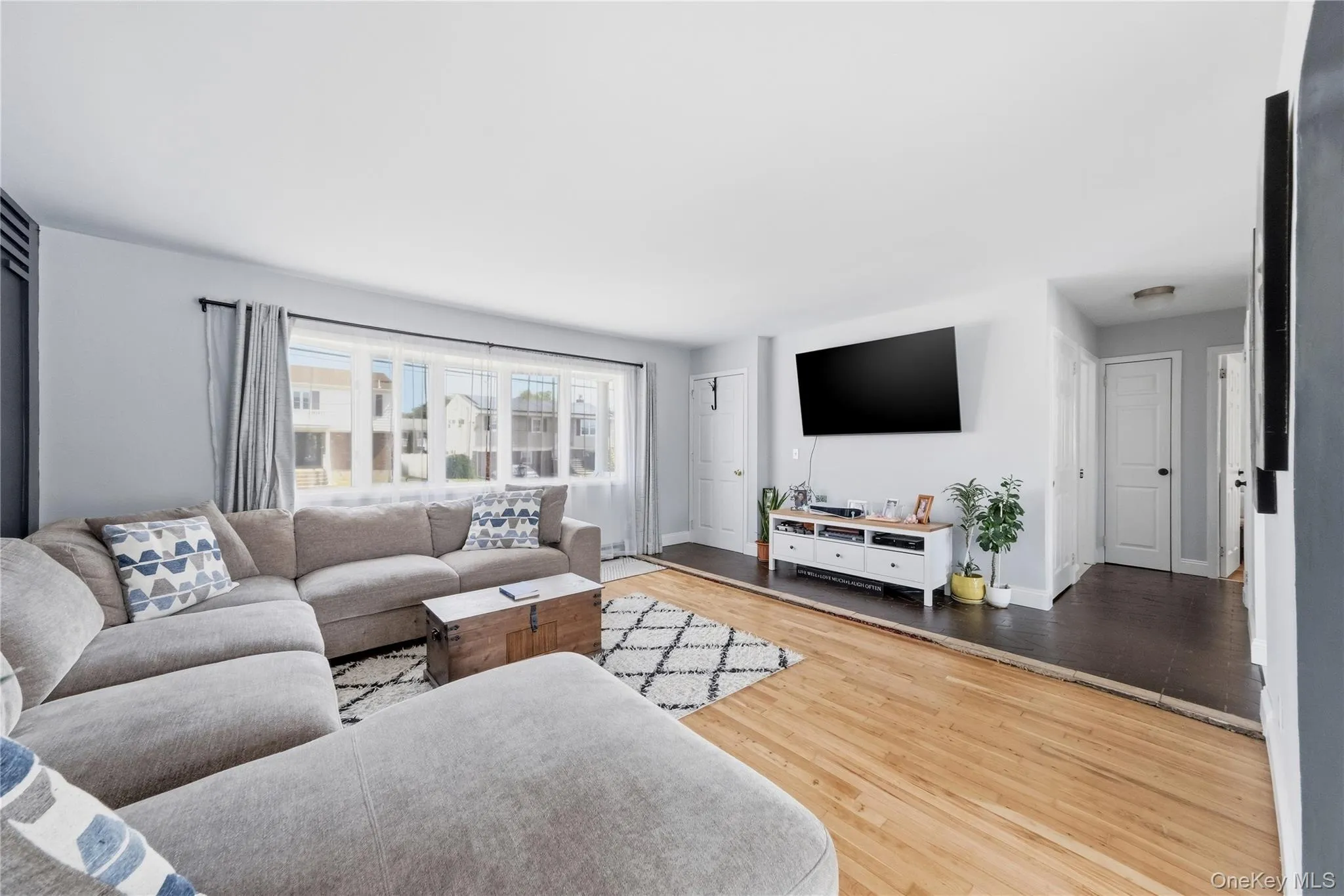 20 Elm Street, Oyster Bay, NY, 5 Bedrooms Bedrooms, 11 Rooms Rooms,3 BathroomsBathrooms,Residential,For Rent,Elm,0,1010348 20 Elm Street, Oyster Bay, NY, 5 Bedrooms Bedrooms, 11 Rooms Rooms,3 BathroomsBathrooms,Residential,For Rent,Elm,0,1010348