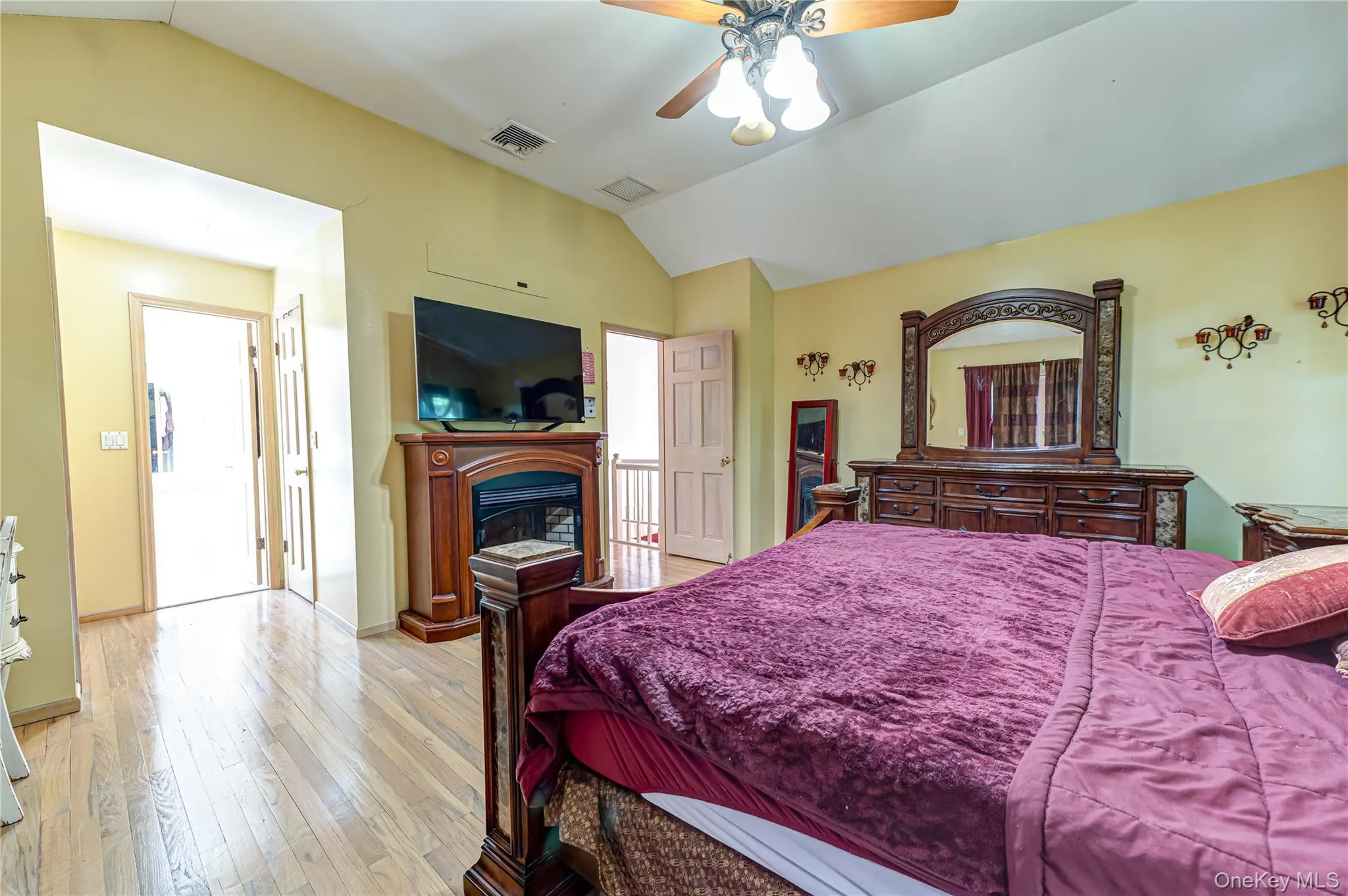 11 Annemarie Drive, Smithtown, NY, 4 Bedrooms Bedrooms, 8 Rooms Rooms,2 BathroomsBathrooms,Residential,For Rent,Annemarie,0,1010352 11 Annemarie Drive, Smithtown, NY, 4 Bedrooms Bedrooms, 8 Rooms Rooms,2 BathroomsBathrooms,Residential,For Rent,Annemarie,0,1010352