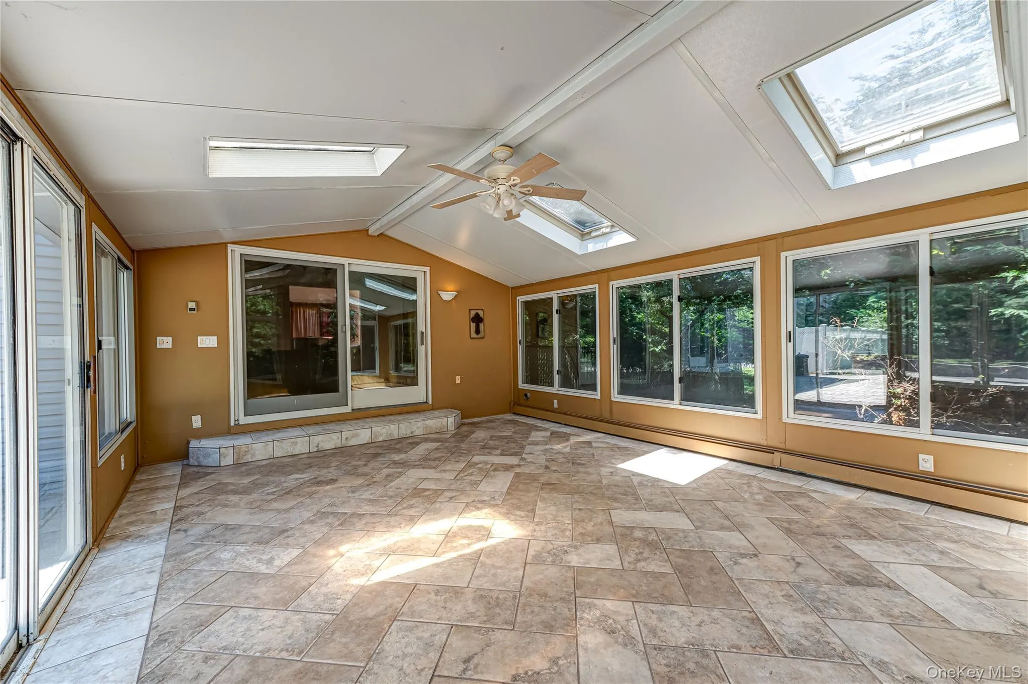 11 Annemarie Drive, Smithtown, NY, 4 Bedrooms Bedrooms, 8 Rooms Rooms,2 BathroomsBathrooms,Residential,For Rent,Annemarie,0,1010352 11 Annemarie Drive, Smithtown, NY, 4 Bedrooms Bedrooms, 8 Rooms Rooms,2 BathroomsBathrooms,Residential,For Rent,Annemarie,0,1010352