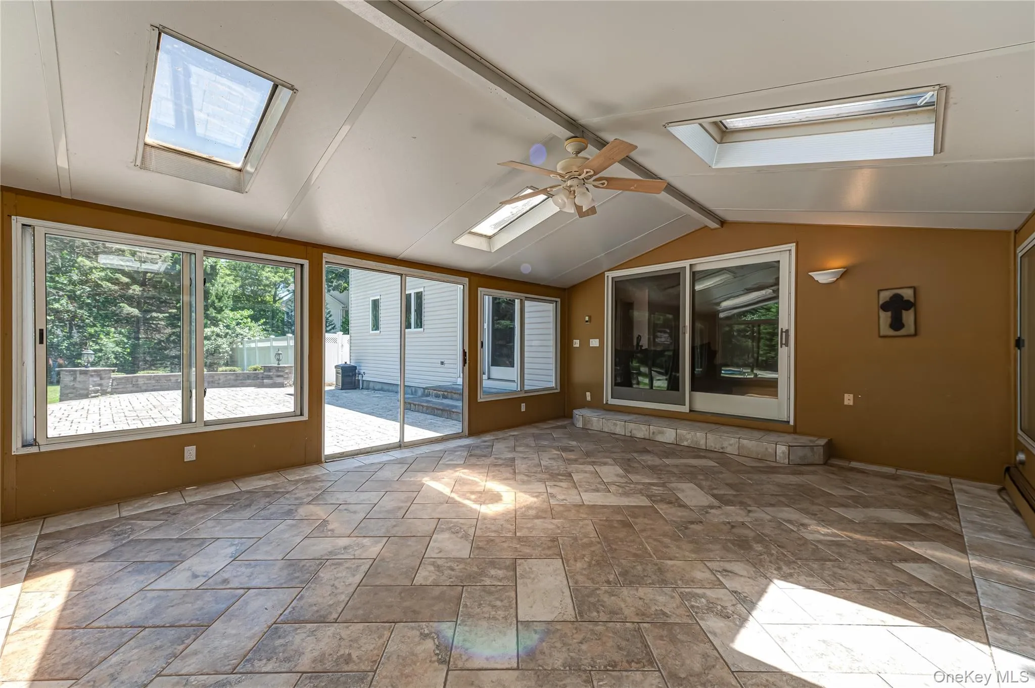 11 Annemarie Drive, Smithtown, NY, 4 Bedrooms Bedrooms, 8 Rooms Rooms,2 BathroomsBathrooms,Residential,For Rent,Annemarie,0,1010352 11 Annemarie Drive, Smithtown, NY, 4 Bedrooms Bedrooms, 8 Rooms Rooms,2 BathroomsBathrooms,Residential,For Rent,Annemarie,0,1010352