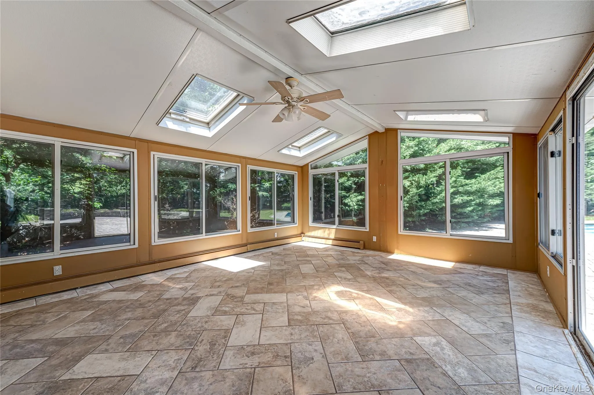 11 Annemarie Drive, Smithtown, NY, 4 Bedrooms Bedrooms, 8 Rooms Rooms,2 BathroomsBathrooms,Residential,For Rent,Annemarie,0,1010352 11 Annemarie Drive, Smithtown, NY, 4 Bedrooms Bedrooms, 8 Rooms Rooms,2 BathroomsBathrooms,Residential,For Rent,Annemarie,0,1010352
