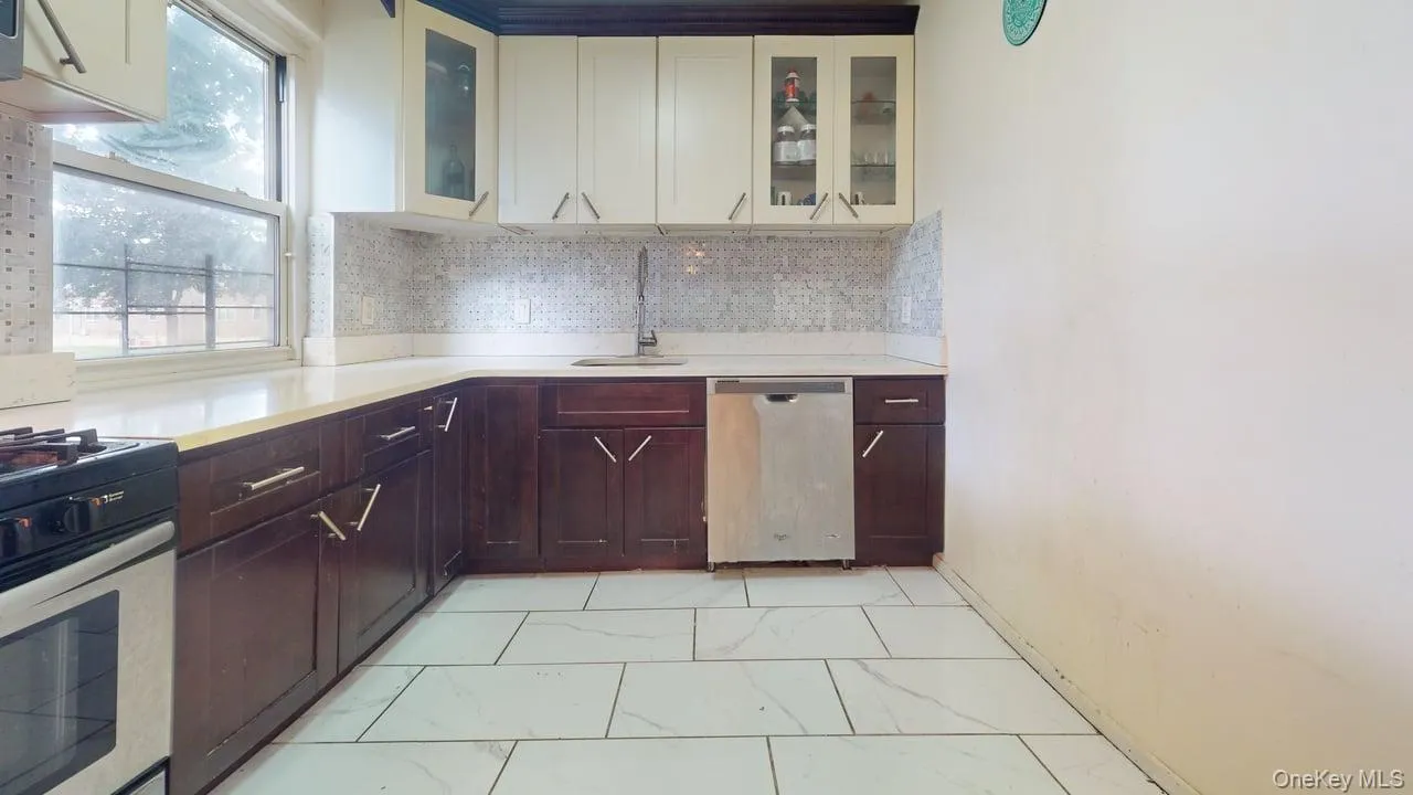 150-28 Jewel Avenue, New York, NY, 2 Bedrooms Bedrooms, 4 Rooms Rooms,1 BathroomBathrooms,Residential,For Rent,Jewel,0,1010356 150-28 Jewel Avenue, New York, NY, 2 Bedrooms Bedrooms, 4 Rooms Rooms,1 BathroomBathrooms,Residential,For Rent,Jewel,0,1010356