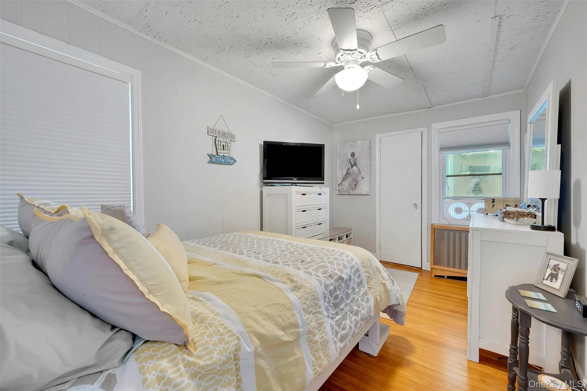 3rd Bedroom with full size bed and two windows 3rd Bedroom with full size bed and two windows