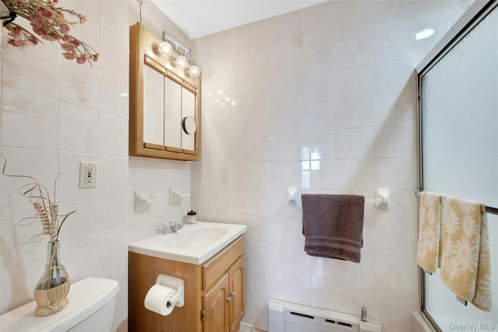 Hall full bath Hall full bath