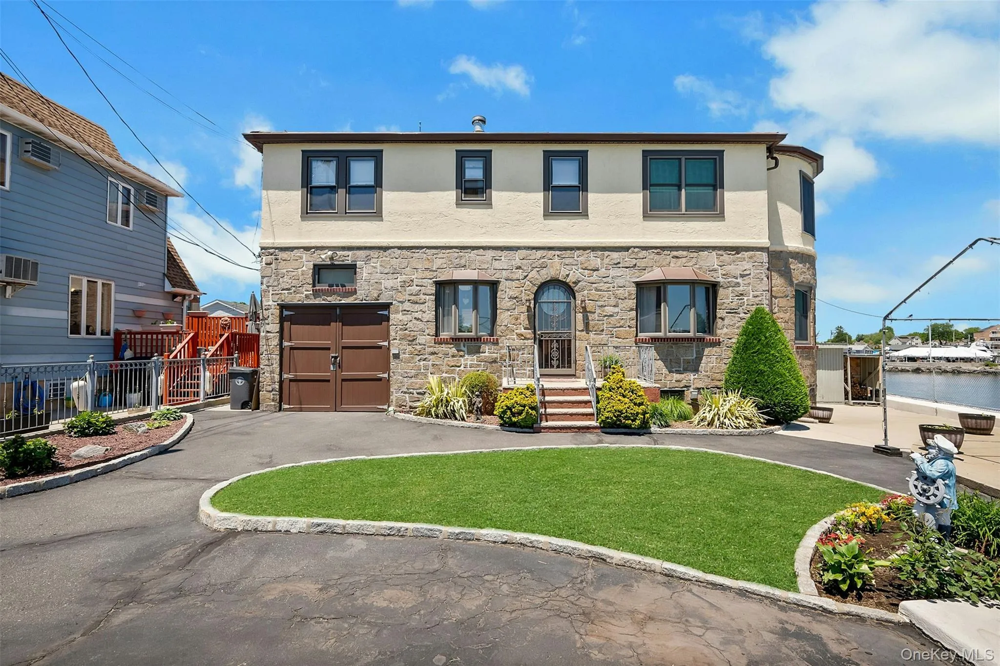 One car garage with areas for 3 additional vehicles One car garage with areas for 3 additional vehicles