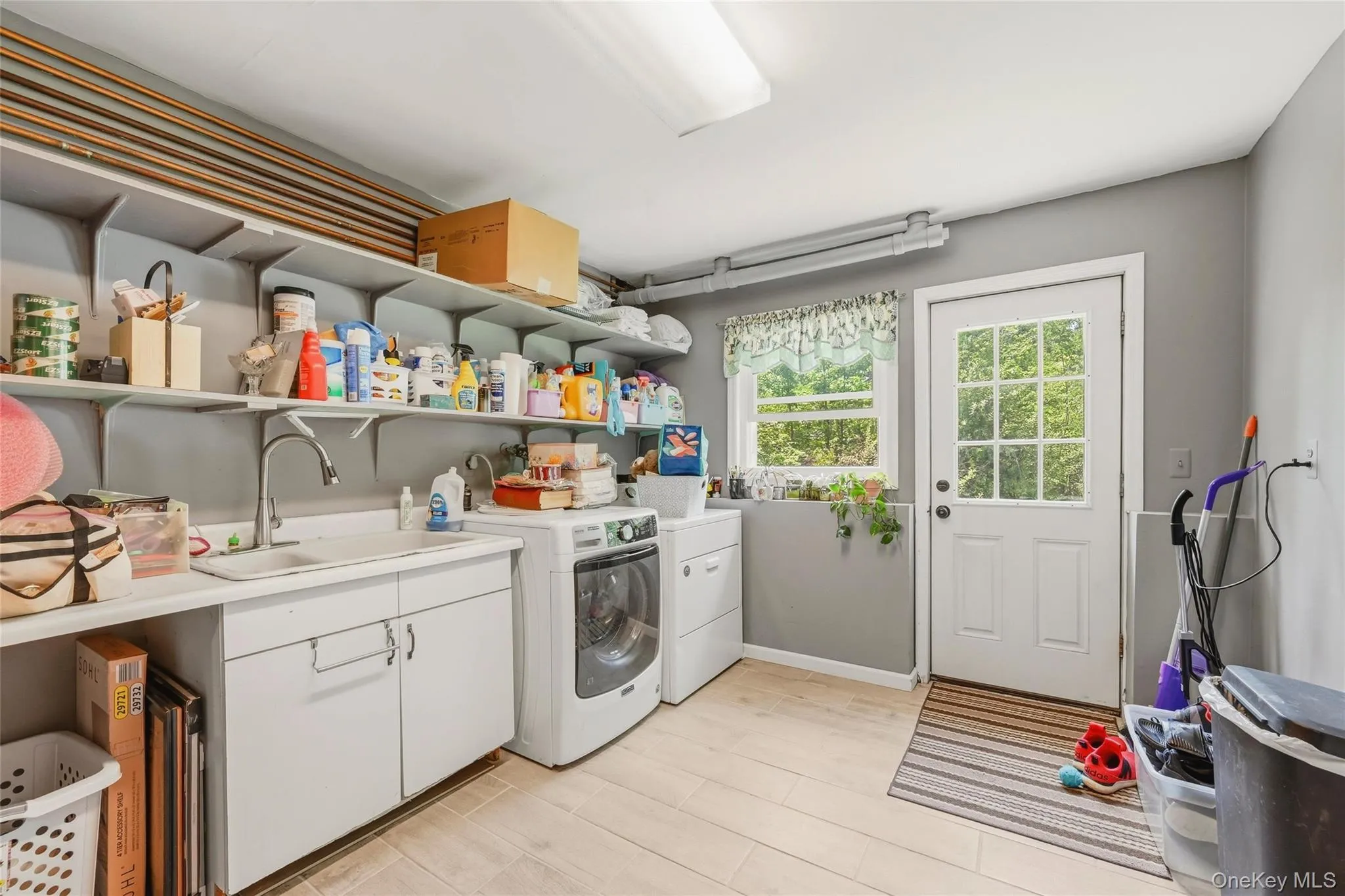 27 Van Tassel Court, Woodbury, NY, 6 Bedrooms Bedrooms, 10 Rooms Rooms,3 BathroomsBathrooms,Residential,For Rent,Van Tassel,0,1010358 27 Van Tassel Court, Woodbury, NY, 6 Bedrooms Bedrooms, 10 Rooms Rooms,3 BathroomsBathrooms,Residential,For Rent,Van Tassel,0,1010358