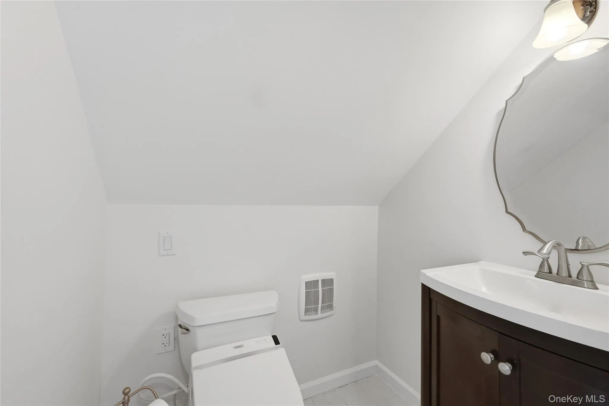 16 Harrow Lane, Hempstead, NY, 3 Bedrooms Bedrooms, 7 Rooms Rooms,2 BathroomsBathrooms,Residential,For Rent,Harrow,0,1010363 16 Harrow Lane, Hempstead, NY, 3 Bedrooms Bedrooms, 7 Rooms Rooms,2 BathroomsBathrooms,Residential,For Rent,Harrow,0,1010363