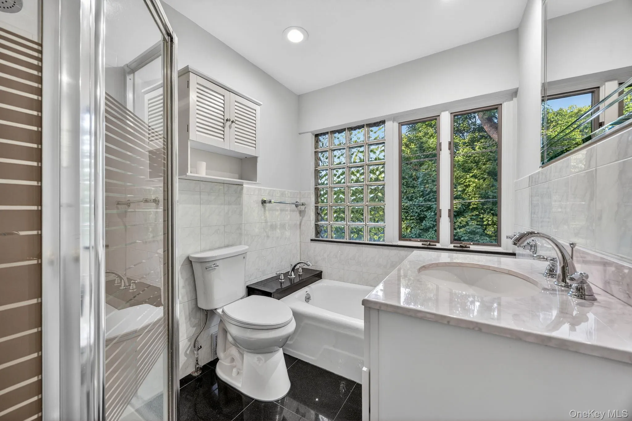 190 Sussex Drive, North Hempstead, NY, 3 Bedrooms Bedrooms, 8 Rooms Rooms,2 BathroomsBathrooms,Residential,For Rent,Sussex,0,1010365 190 Sussex Drive, North Hempstead, NY, 3 Bedrooms Bedrooms, 8 Rooms Rooms,2 BathroomsBathrooms,Residential,For Rent,Sussex,0,1010365