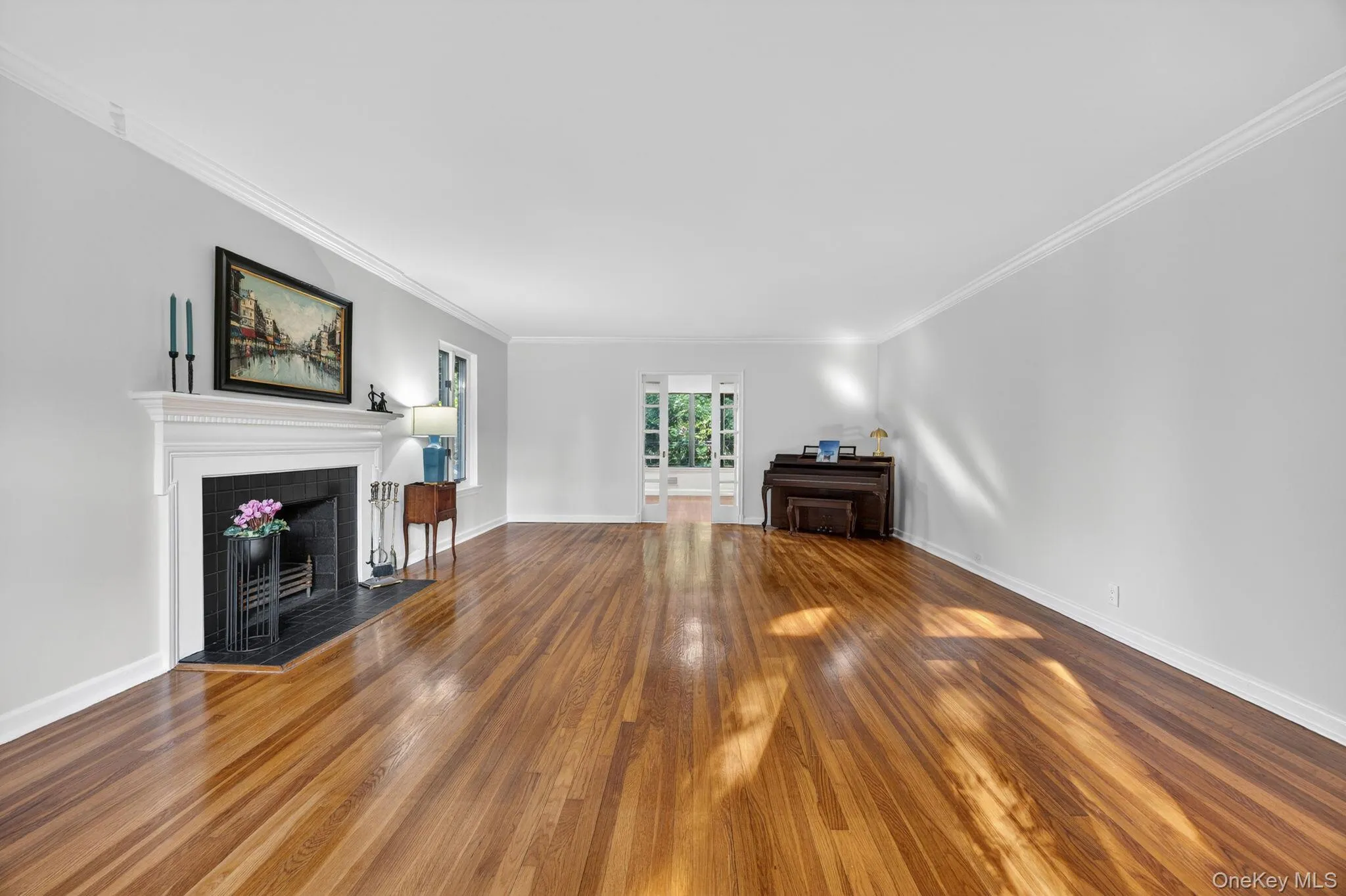 190 Sussex Drive, North Hempstead, NY, 3 Bedrooms Bedrooms, 8 Rooms Rooms,2 BathroomsBathrooms,Residential,For Rent,Sussex,0,1010365 190 Sussex Drive, North Hempstead, NY, 3 Bedrooms Bedrooms, 8 Rooms Rooms,2 BathroomsBathrooms,Residential,For Rent,Sussex,0,1010365