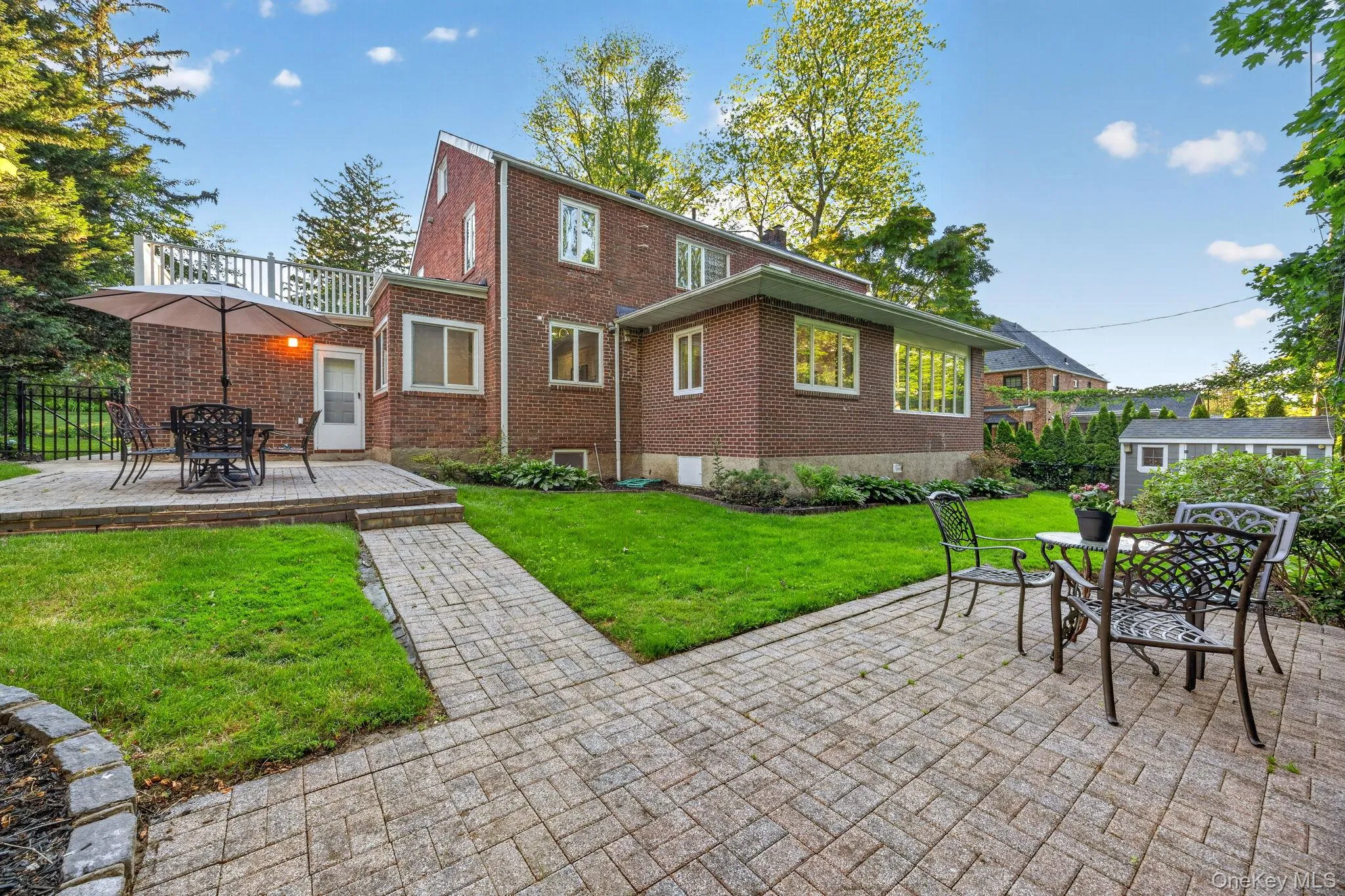 190 Sussex Drive, North Hempstead, NY, 3 Bedrooms Bedrooms, 8 Rooms Rooms,2 BathroomsBathrooms,Residential,For Rent,Sussex,0,1010365 190 Sussex Drive, North Hempstead, NY, 3 Bedrooms Bedrooms, 8 Rooms Rooms,2 BathroomsBathrooms,Residential,For Rent,Sussex,0,1010365