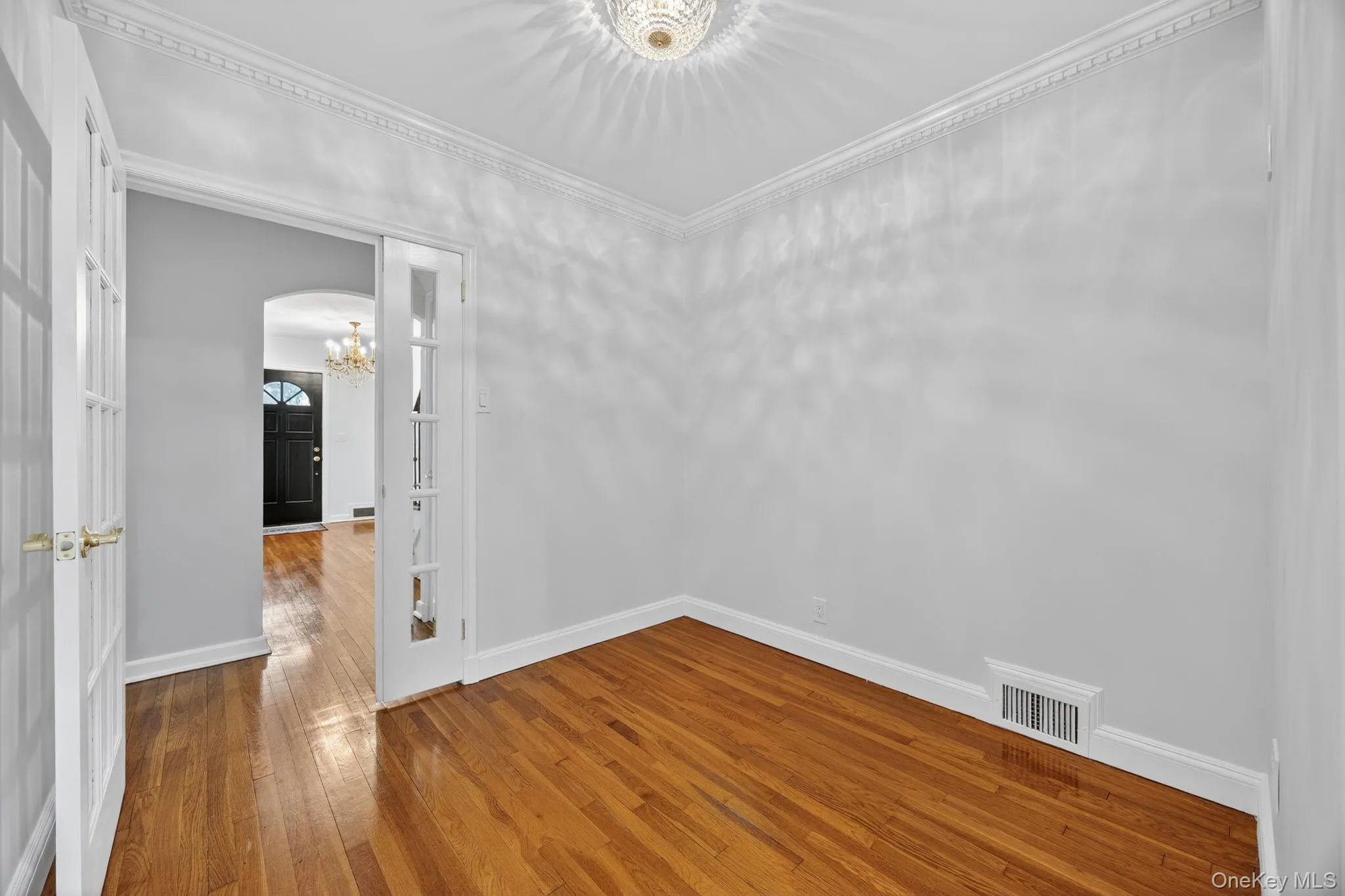 190 Sussex Drive, North Hempstead, NY, 3 Bedrooms Bedrooms, 8 Rooms Rooms,2 BathroomsBathrooms,Residential,For Rent,Sussex,0,1010365 190 Sussex Drive, North Hempstead, NY, 3 Bedrooms Bedrooms, 8 Rooms Rooms,2 BathroomsBathrooms,Residential,For Rent,Sussex,0,1010365