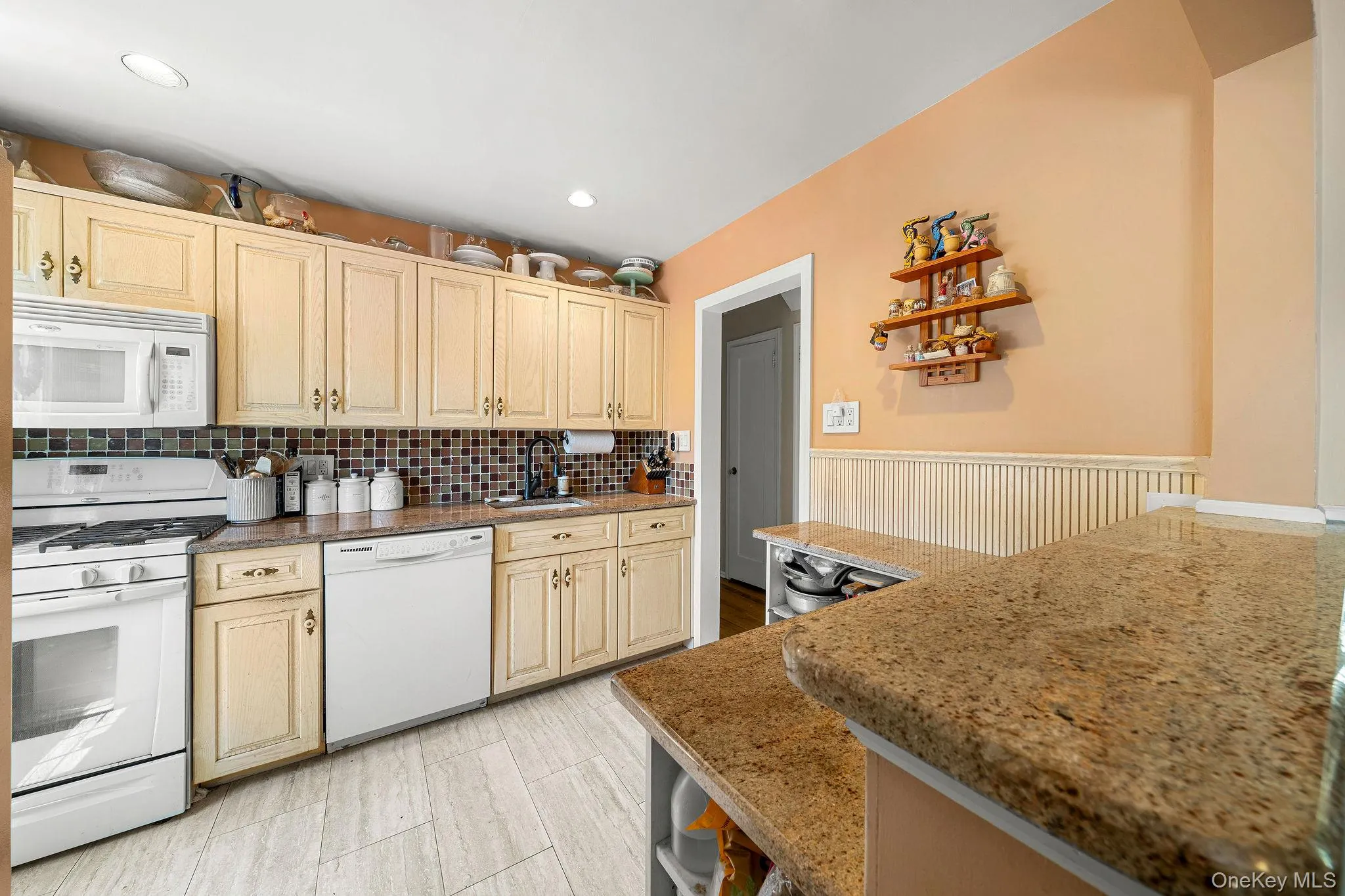 32 Broadway, North Hempstead, NY, 4 Bedrooms Bedrooms, 7 Rooms Rooms,1 BathroomBathrooms,Residential,For Rent,Broadway,0,1010368 32 Broadway, North Hempstead, NY, 4 Bedrooms Bedrooms, 7 Rooms Rooms,1 BathroomBathrooms,Residential,For Rent,Broadway,0,1010368