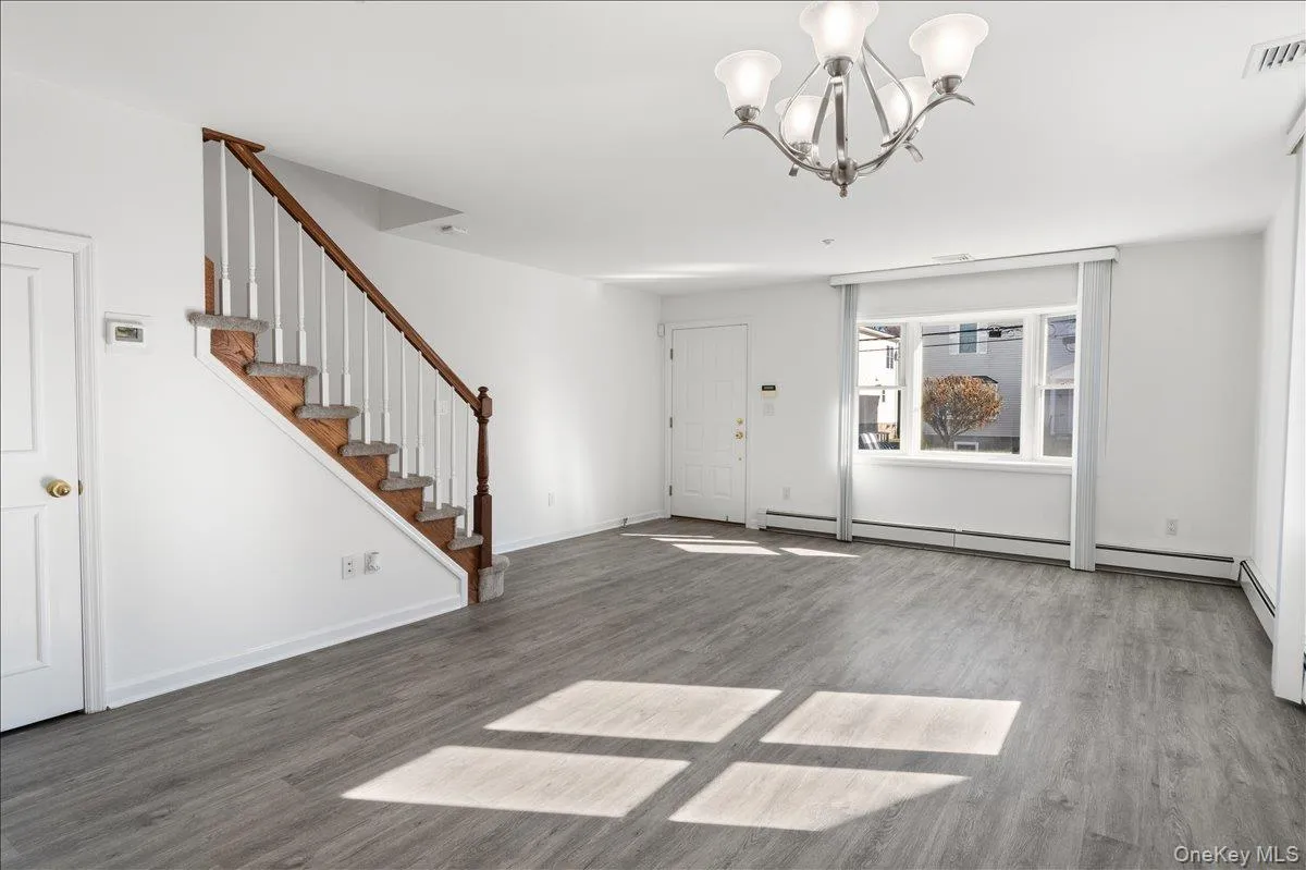 27 Woodside Avenue, Harrison, NY, 3 Bedrooms Bedrooms, 5 Rooms Rooms,2 BathroomsBathrooms,Residential Lease,For Rent,Woodside,0,1010379 27 Woodside Avenue, Harrison, NY, 3 Bedrooms Bedrooms, 5 Rooms Rooms,2 BathroomsBathrooms,Residential Lease,For Rent,Woodside,0,1010379