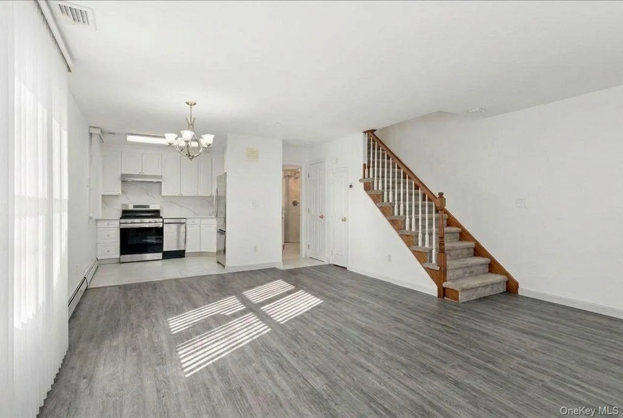 27 Woodside Avenue, Harrison, NY, 3 Bedrooms Bedrooms, 5 Rooms Rooms,2 BathroomsBathrooms,Residential Lease,For Rent,Woodside,0,1010379 27 Woodside Avenue, Harrison, NY, 3 Bedrooms Bedrooms, 5 Rooms Rooms,2 BathroomsBathrooms,Residential Lease,For Rent,Woodside,0,1010379