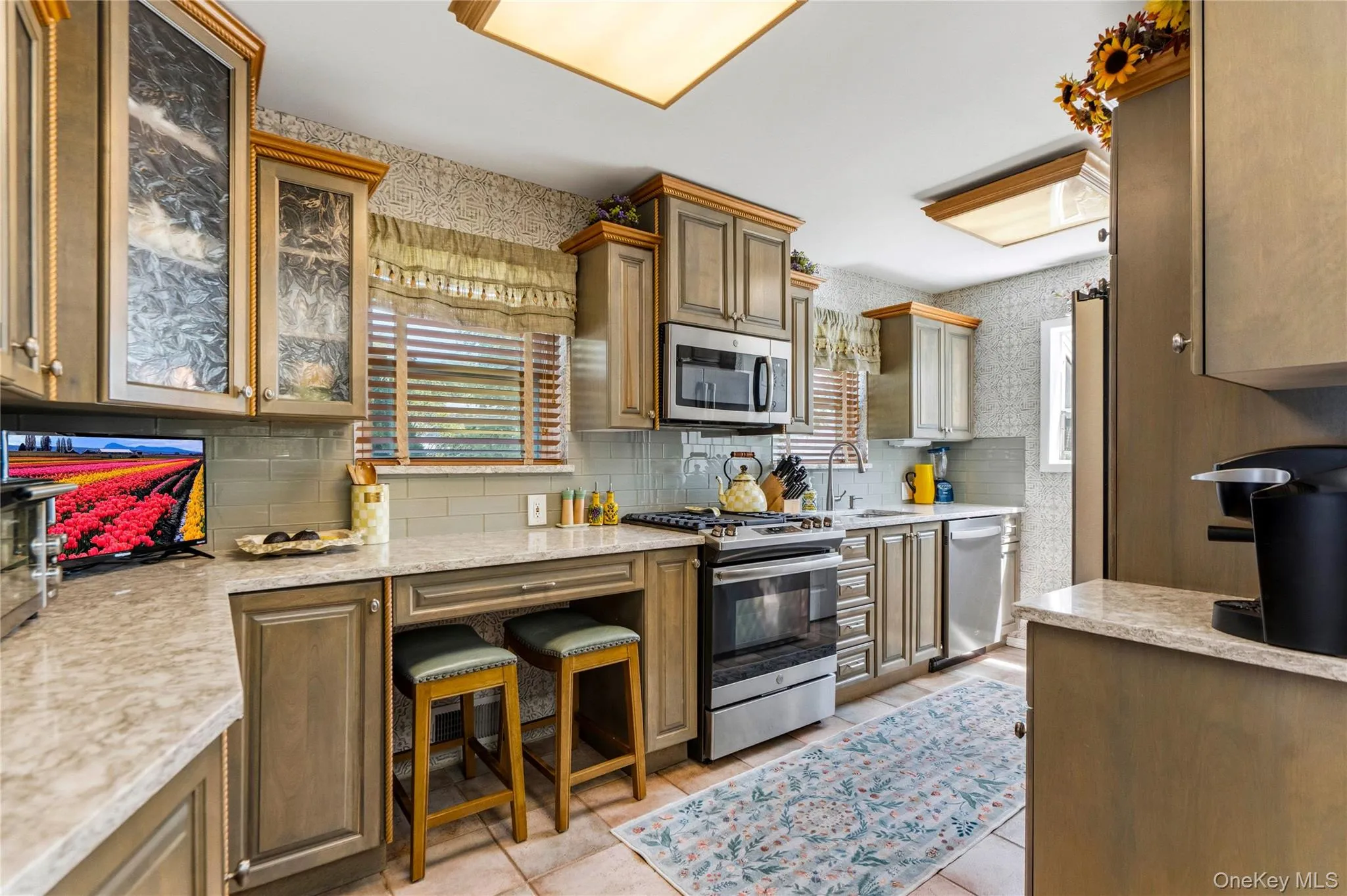 36 Lumur Drive, Islip, NY, 3 Bedrooms Bedrooms, 7 Rooms Rooms,2 BathroomsBathrooms,Residential,For Rent,Lumur,0,KEY1010382 36 Lumur Drive, Islip, NY, 3 Bedrooms Bedrooms, 7 Rooms Rooms,2 BathroomsBathrooms,Residential,For Rent,Lumur,0,KEY1010382