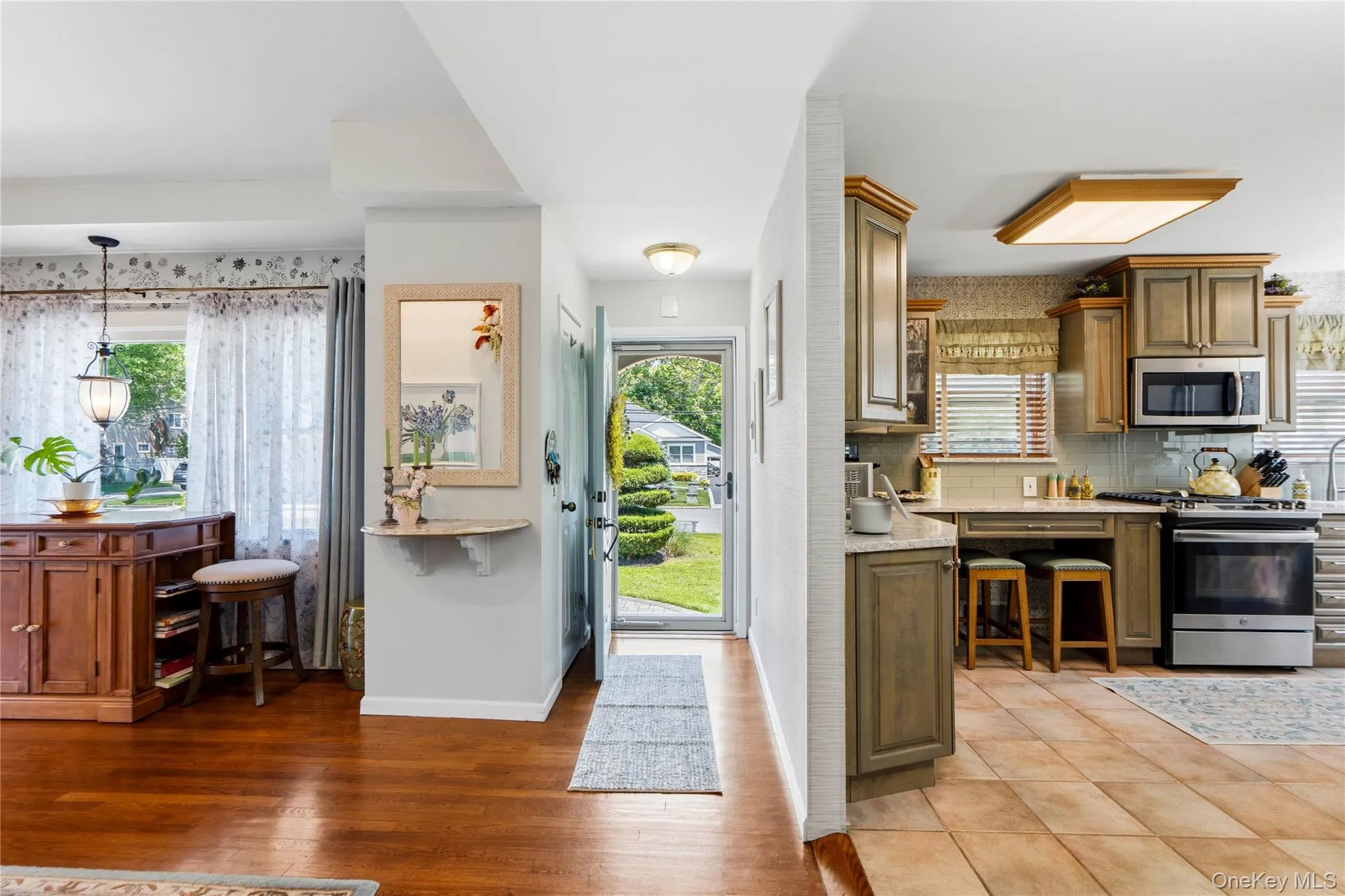 36 Lumur Drive, Islip, NY, 3 Bedrooms Bedrooms, 7 Rooms Rooms,2 BathroomsBathrooms,Residential,For Rent,Lumur,0,KEY1010382 36 Lumur Drive, Islip, NY, 3 Bedrooms Bedrooms, 7 Rooms Rooms,2 BathroomsBathrooms,Residential,For Rent,Lumur,0,KEY1010382